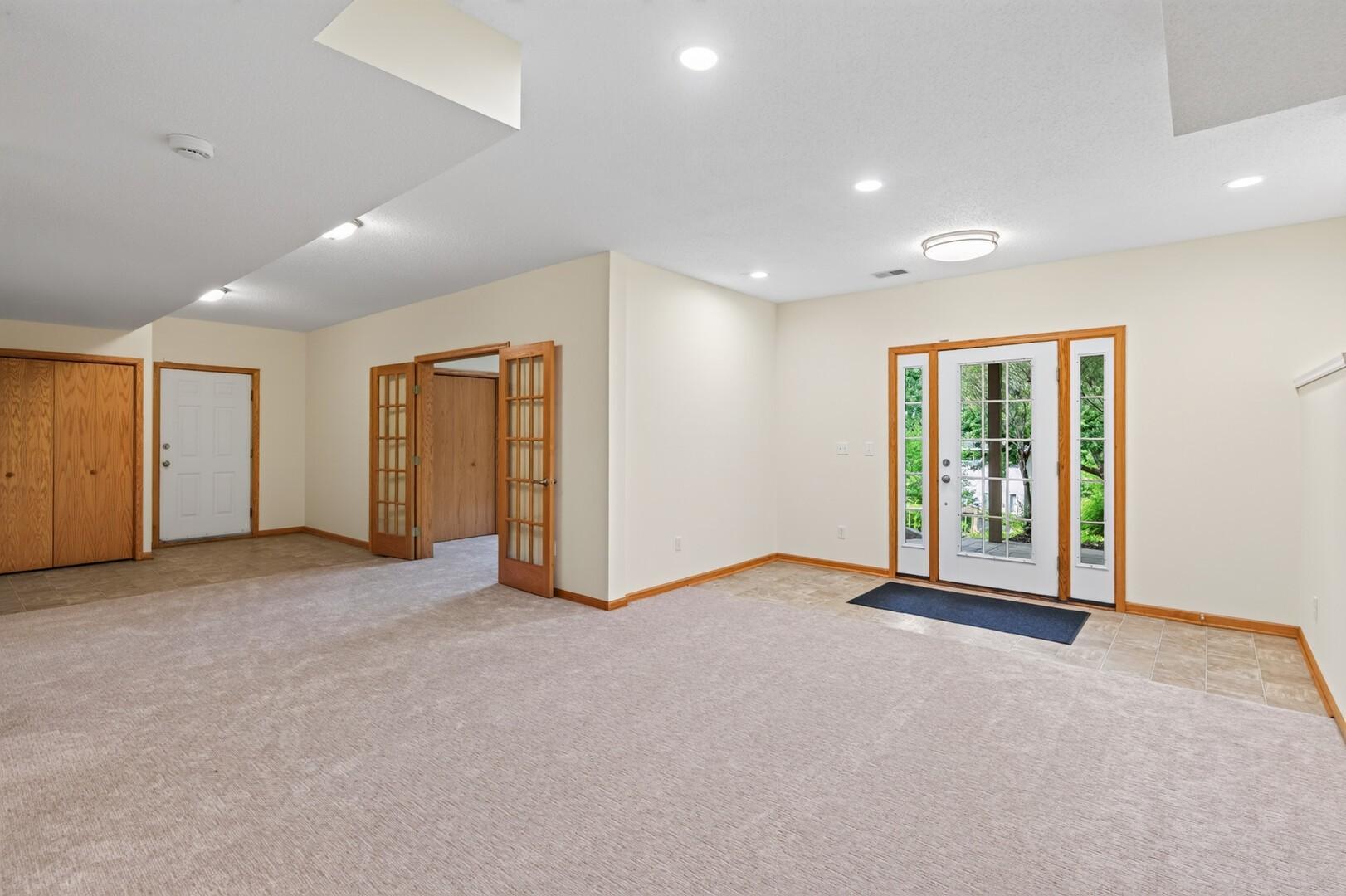 9848 Oak Shore Drive Property Photo 10