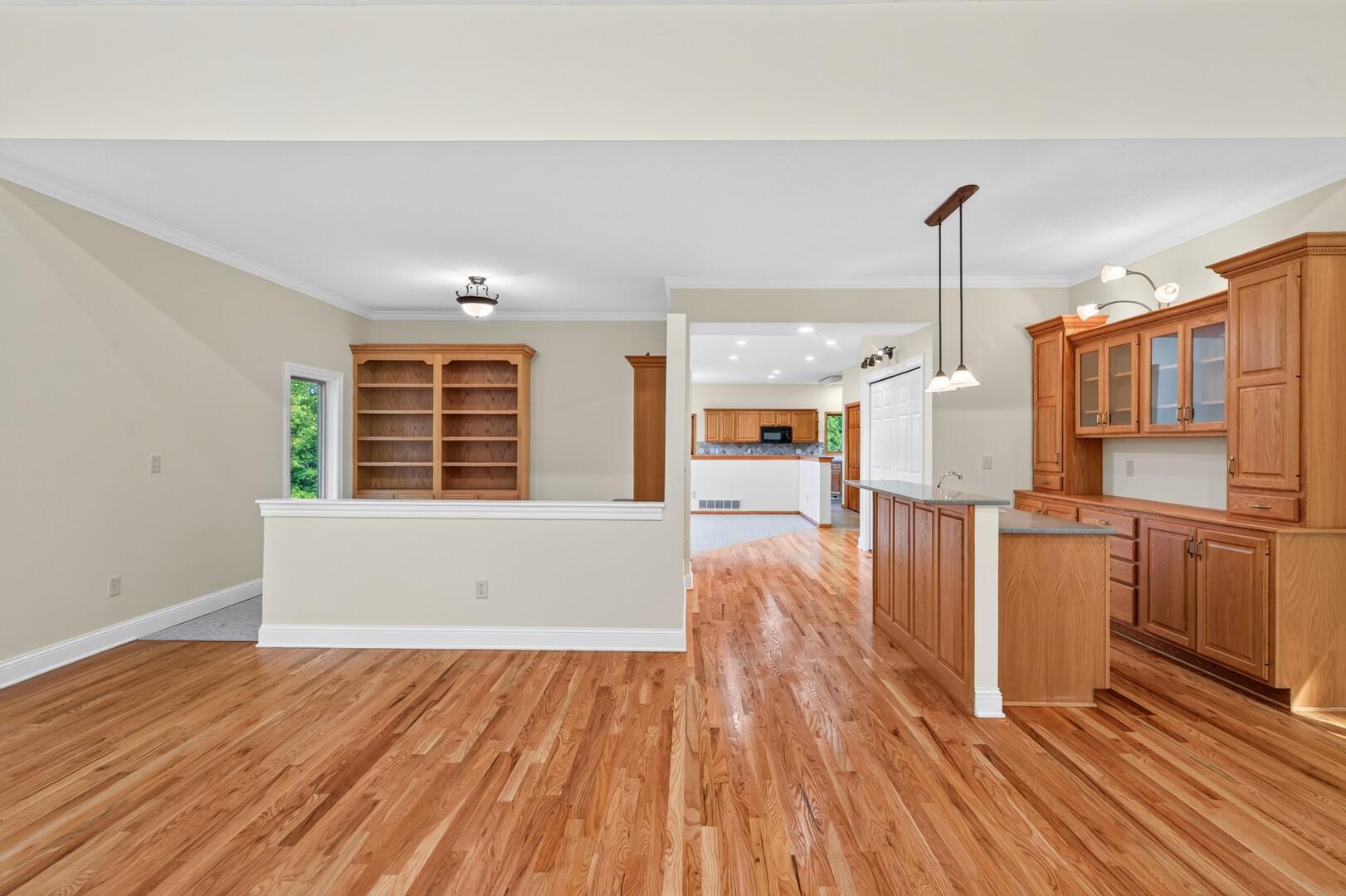 9848 Oak Shore Drive Property Photo 14