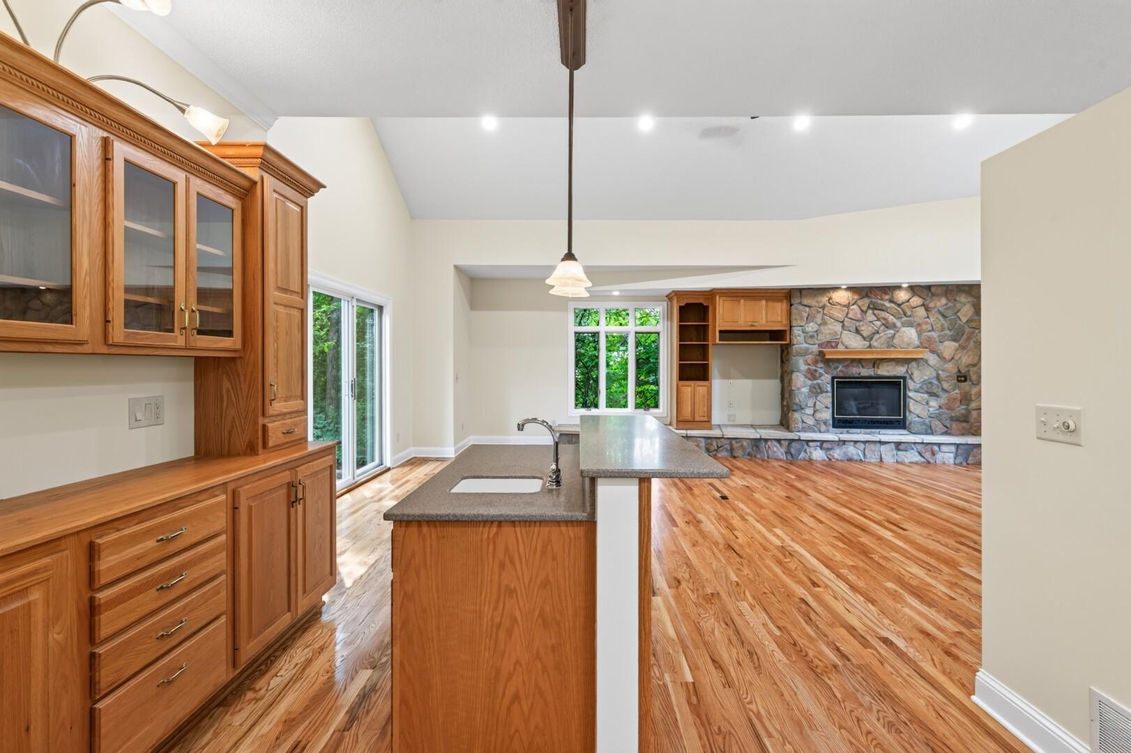 9848 Oak Shore Drive Property Photo 16