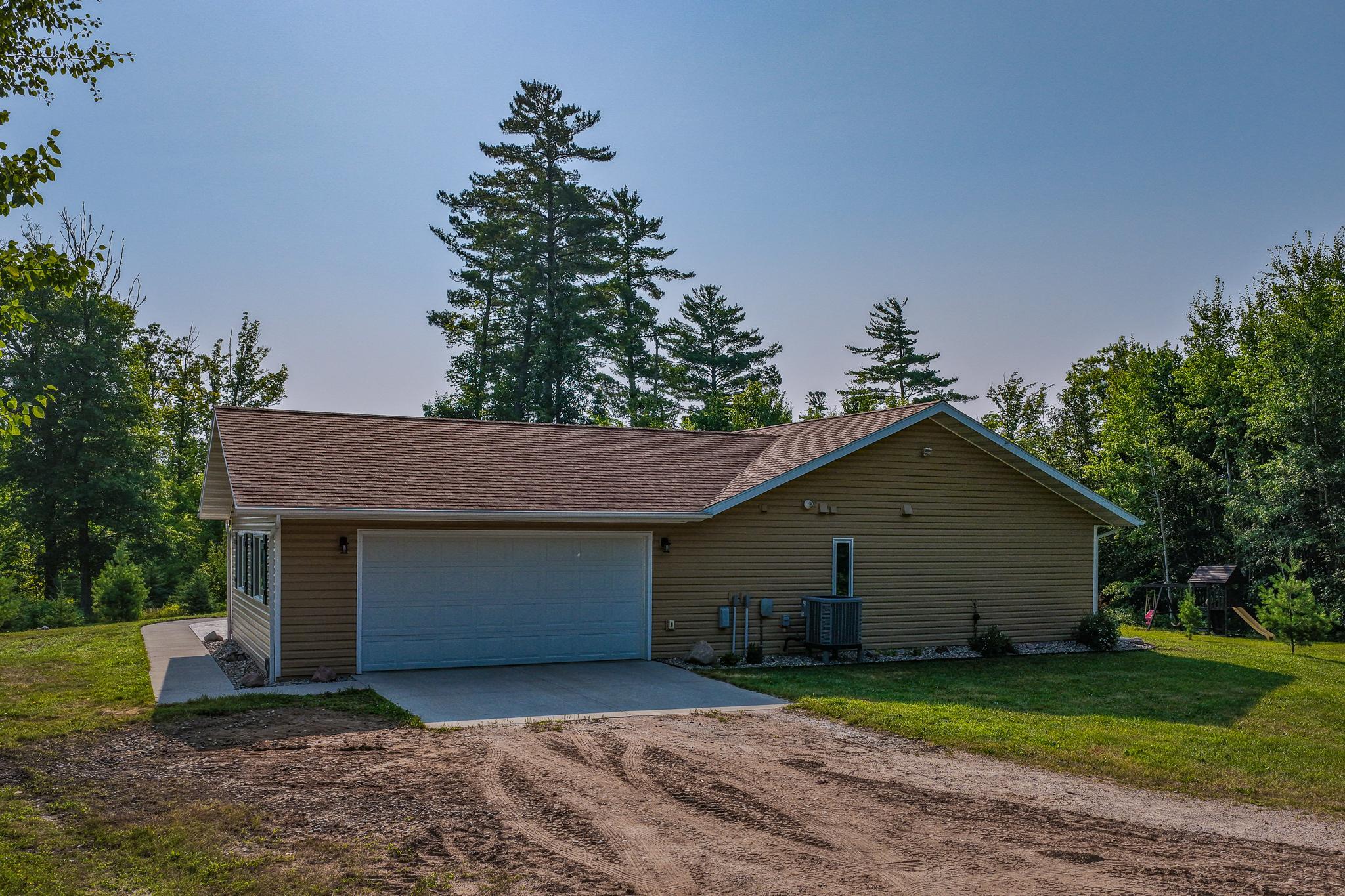 22275 Walkerbrook Drive Property Photo 4