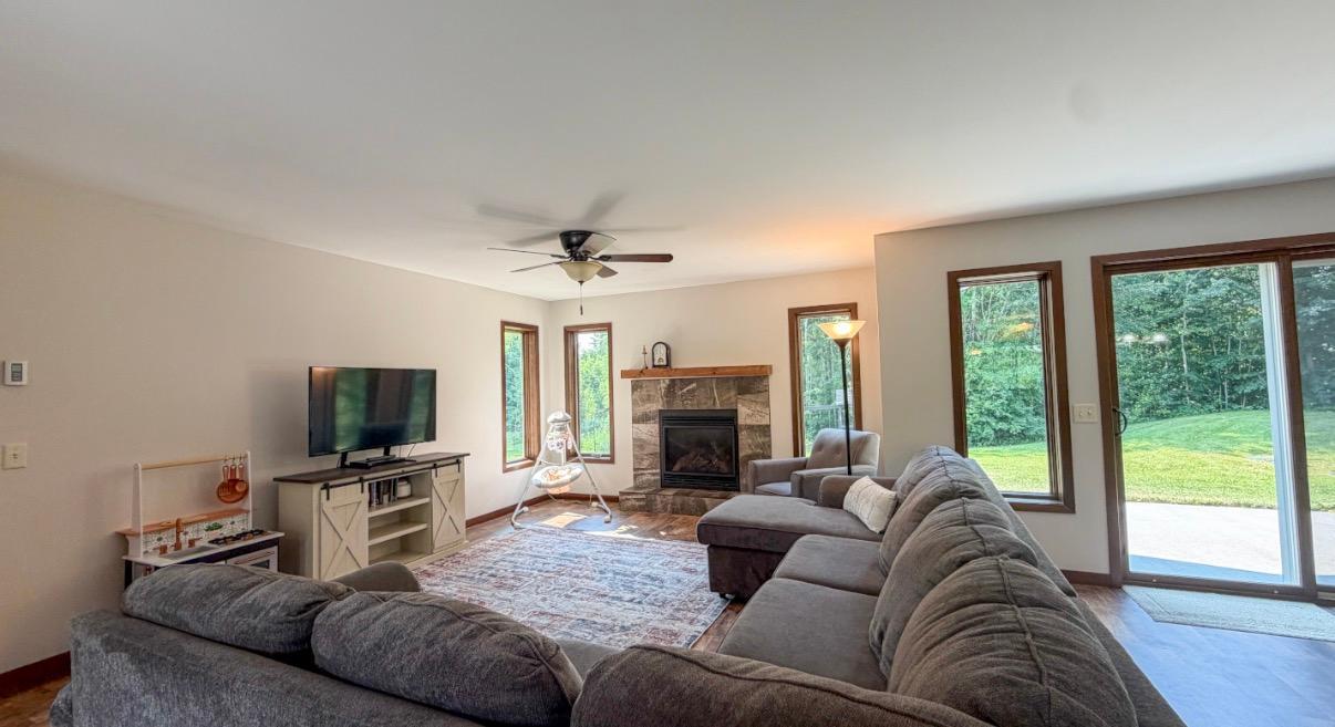 22275 Walkerbrook Drive Property Photo 6
