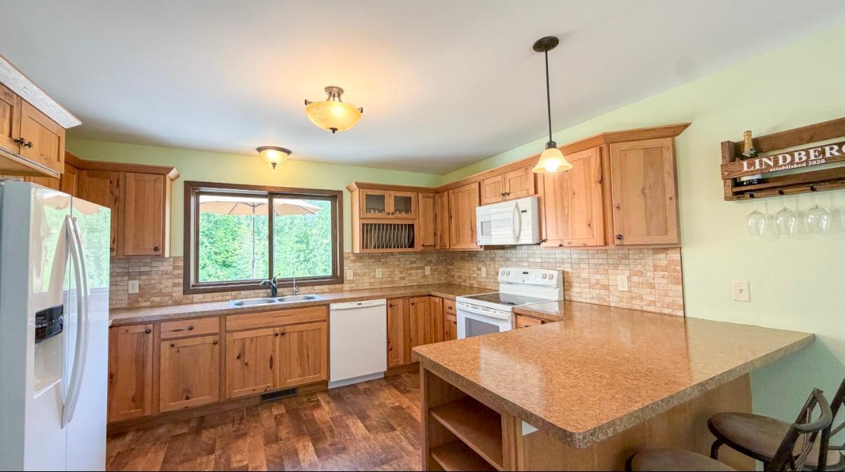 22275 Walkerbrook Drive Property Photo 7