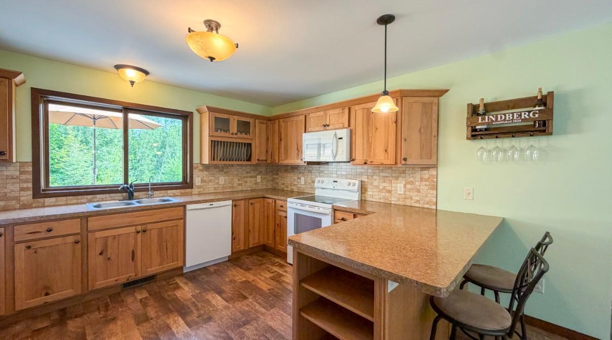 22275 Walkerbrook Drive Property Photo 8