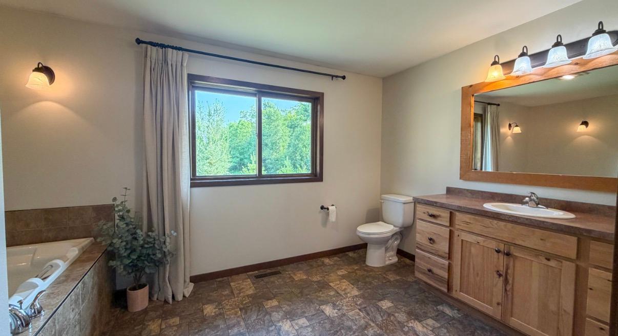 22275 Walkerbrook Drive Property Photo 11