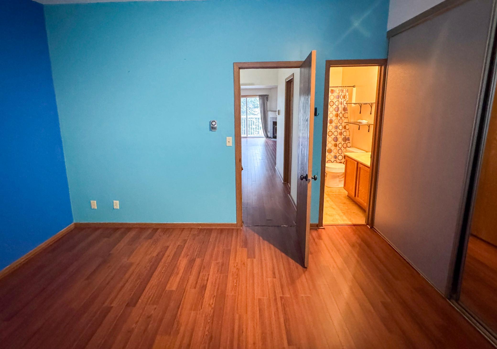17562 Pond Circle Property Photo 4