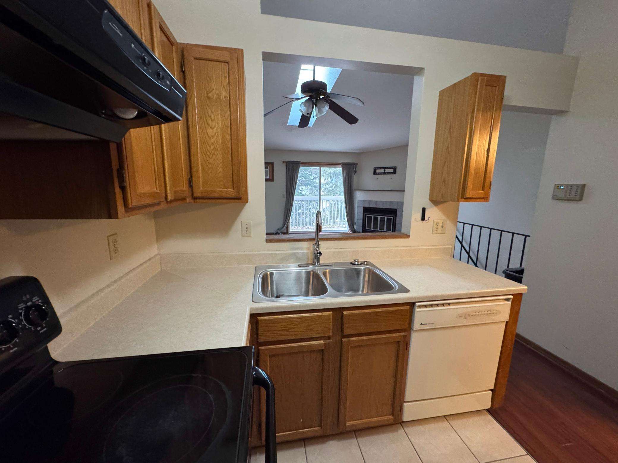 17562 Pond Circle Property Photo 6