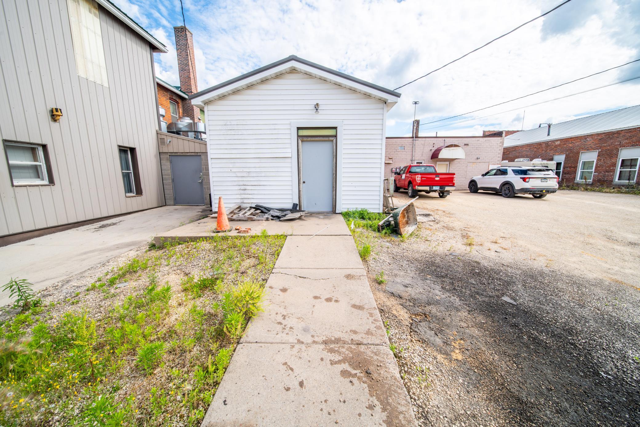 80 E Main Street Property Photo 16