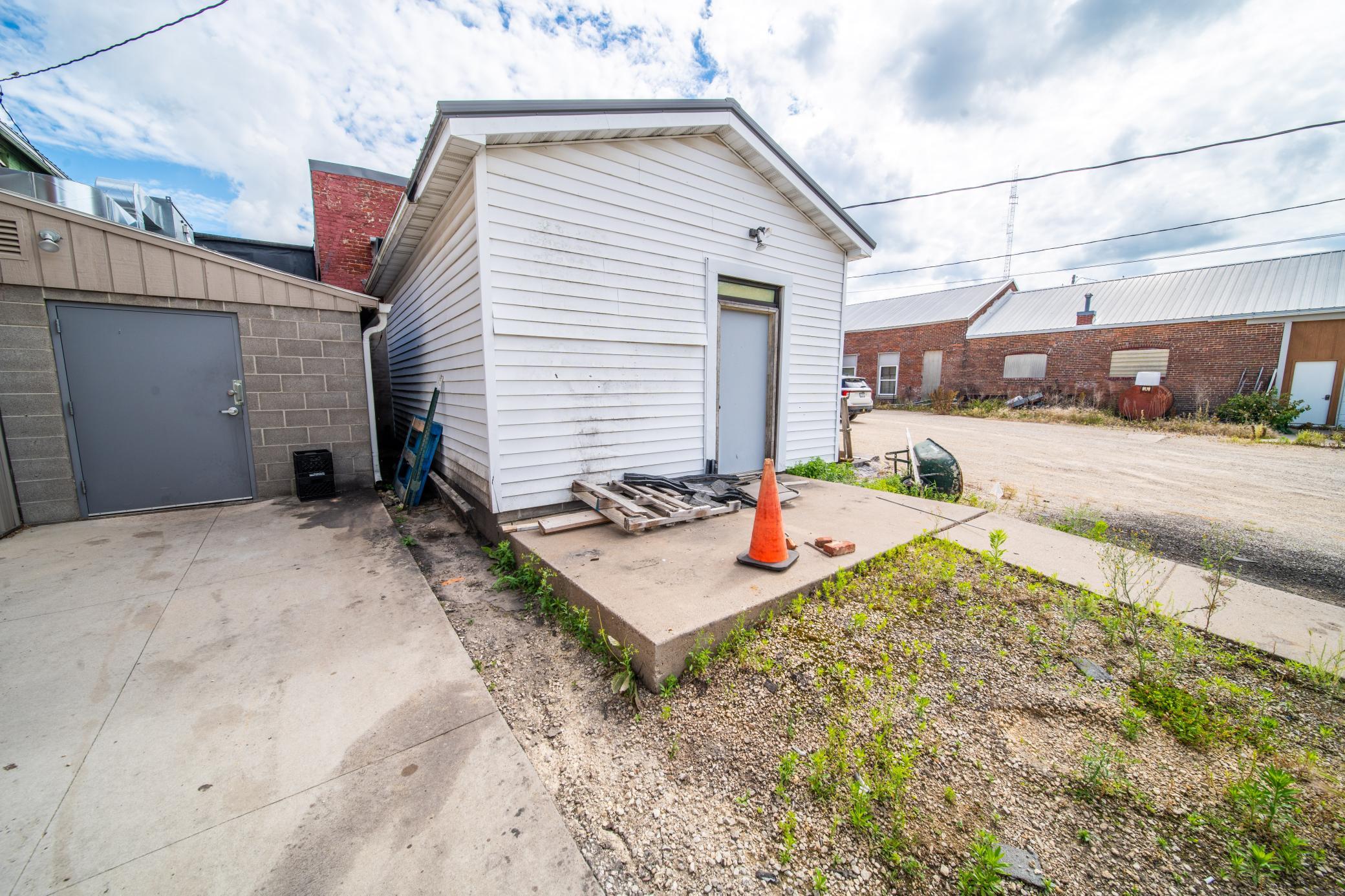 80 E Main Street Property Photo 17