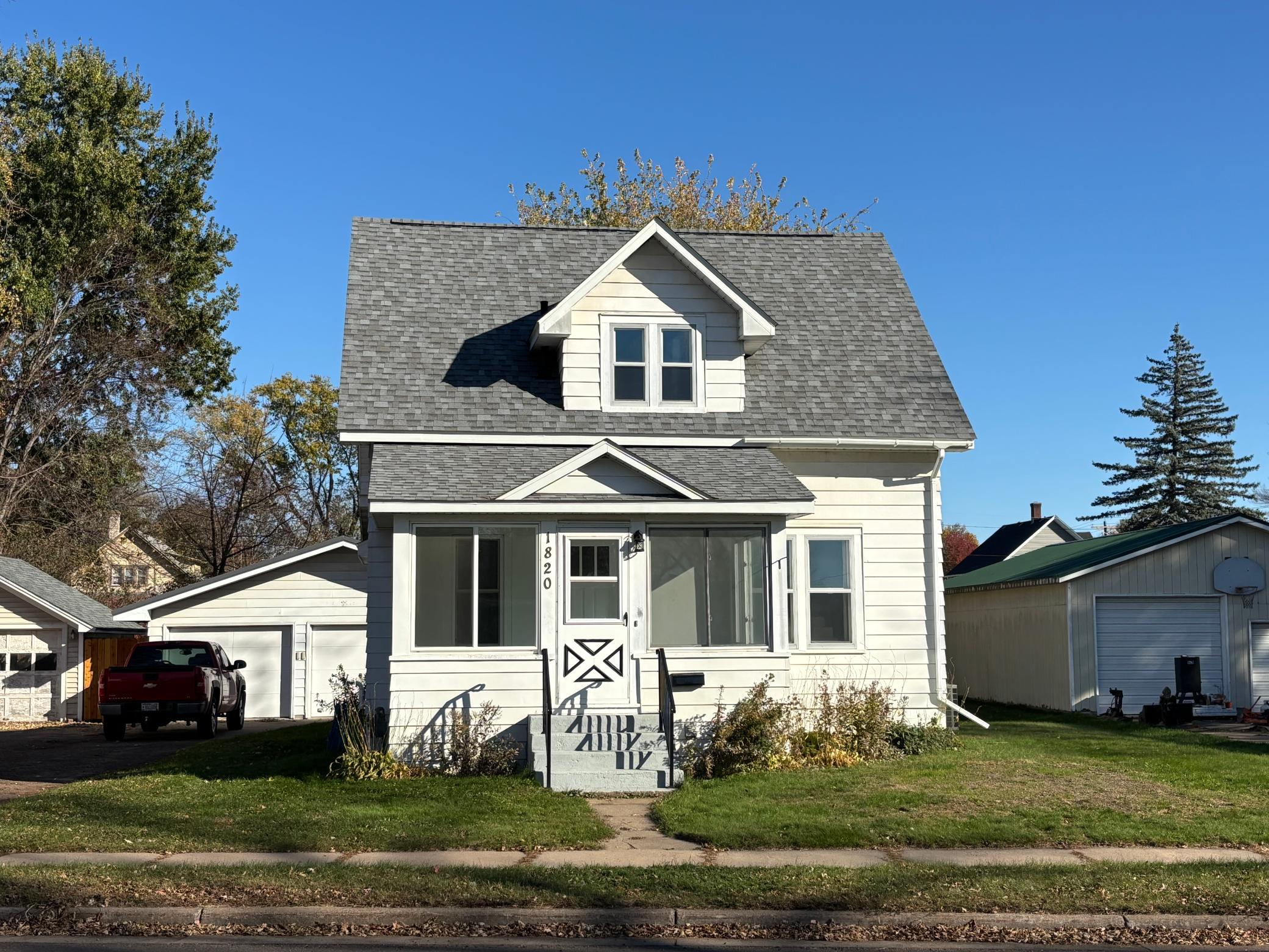 1820 Main Street Property Photo 1