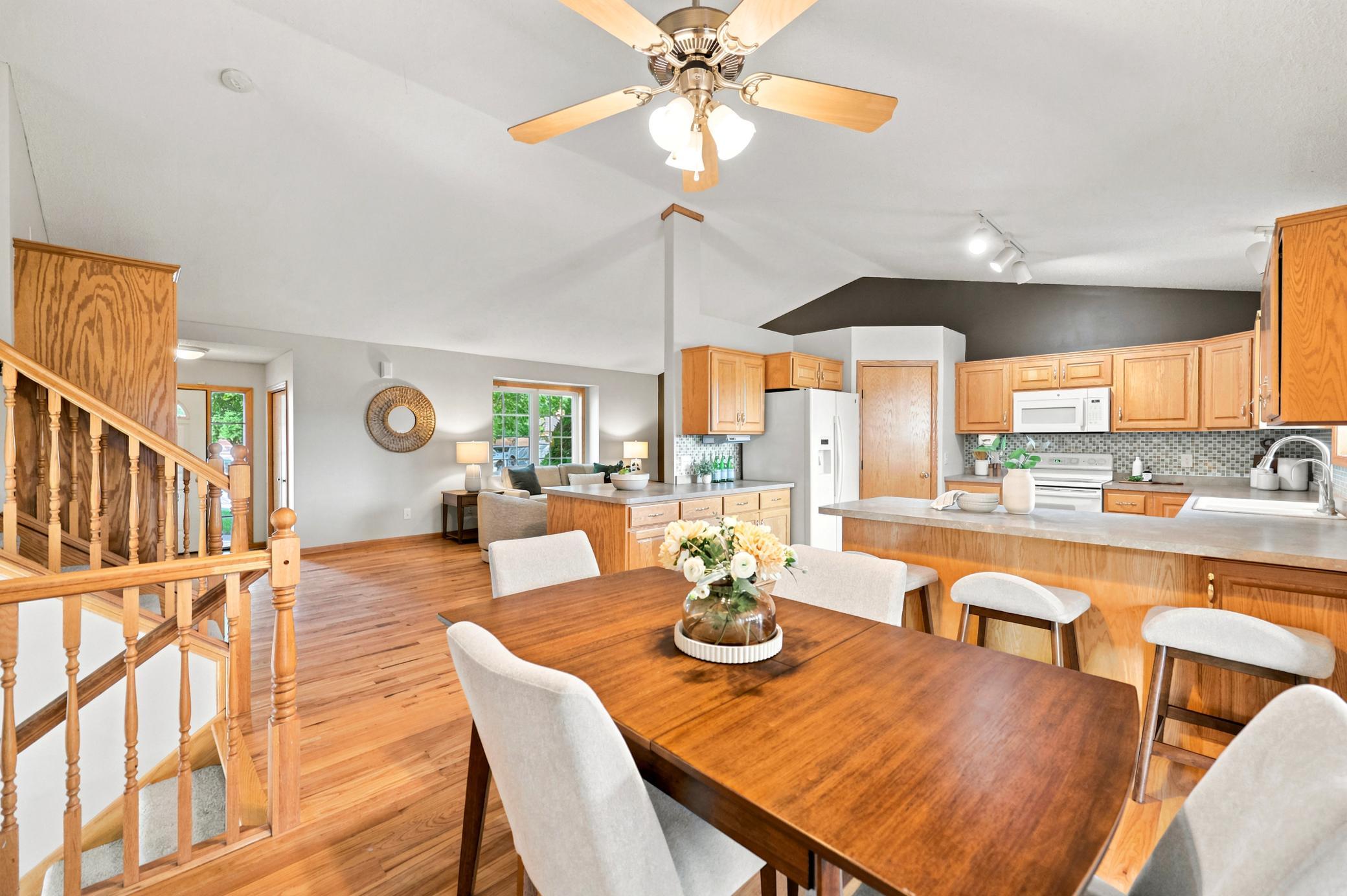 1351 Rolling Oaks Drive Property Photo 12