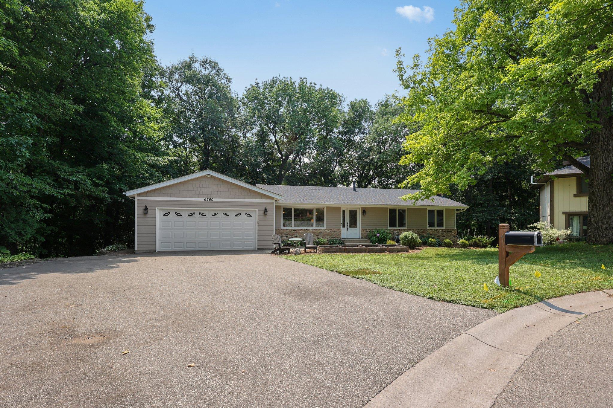 6360 Forest Circle Property Photo 2