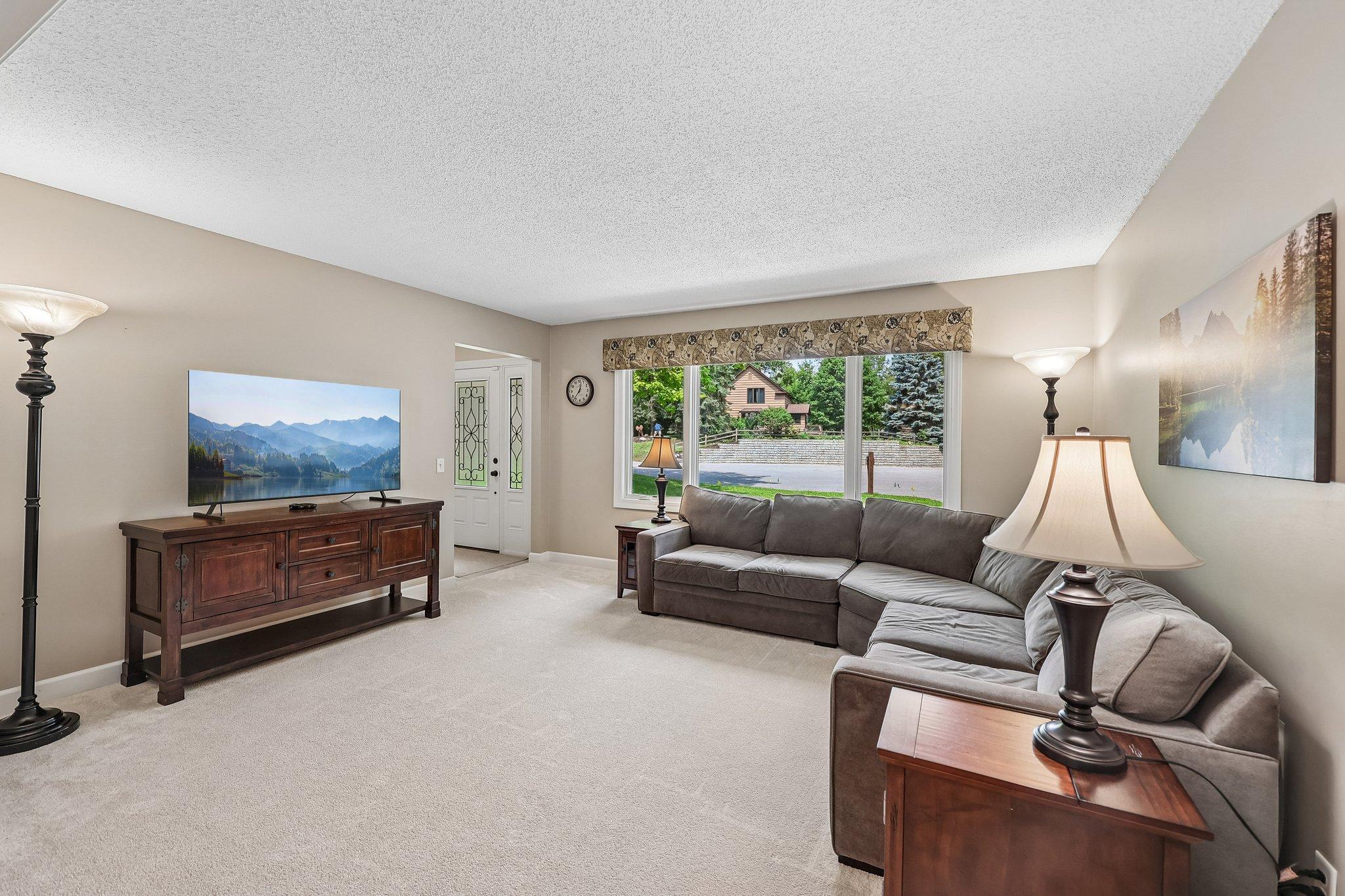 6360 Forest Circle Property Photo 5