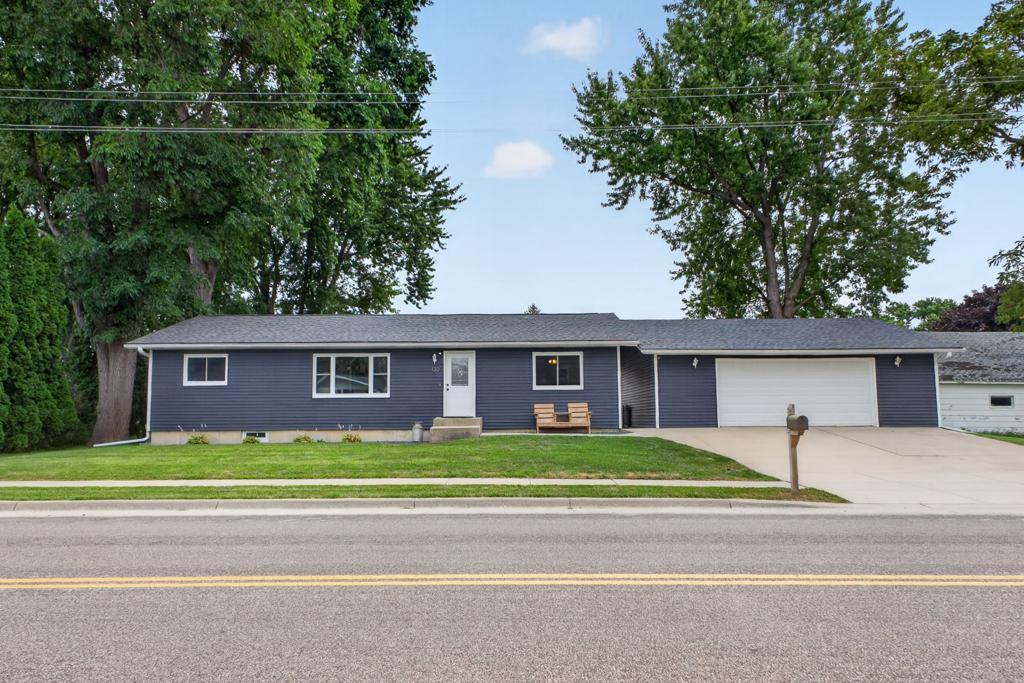 130 4th Avenue Nw Property Photo 1