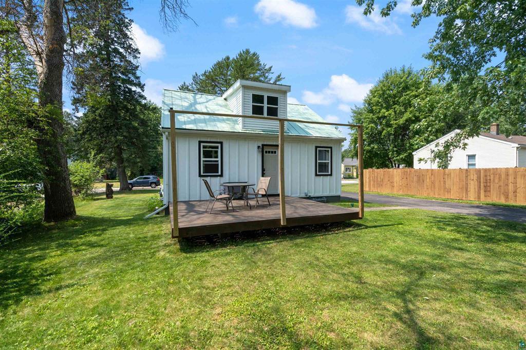 1302 Eklund Avenue Property Photo 4