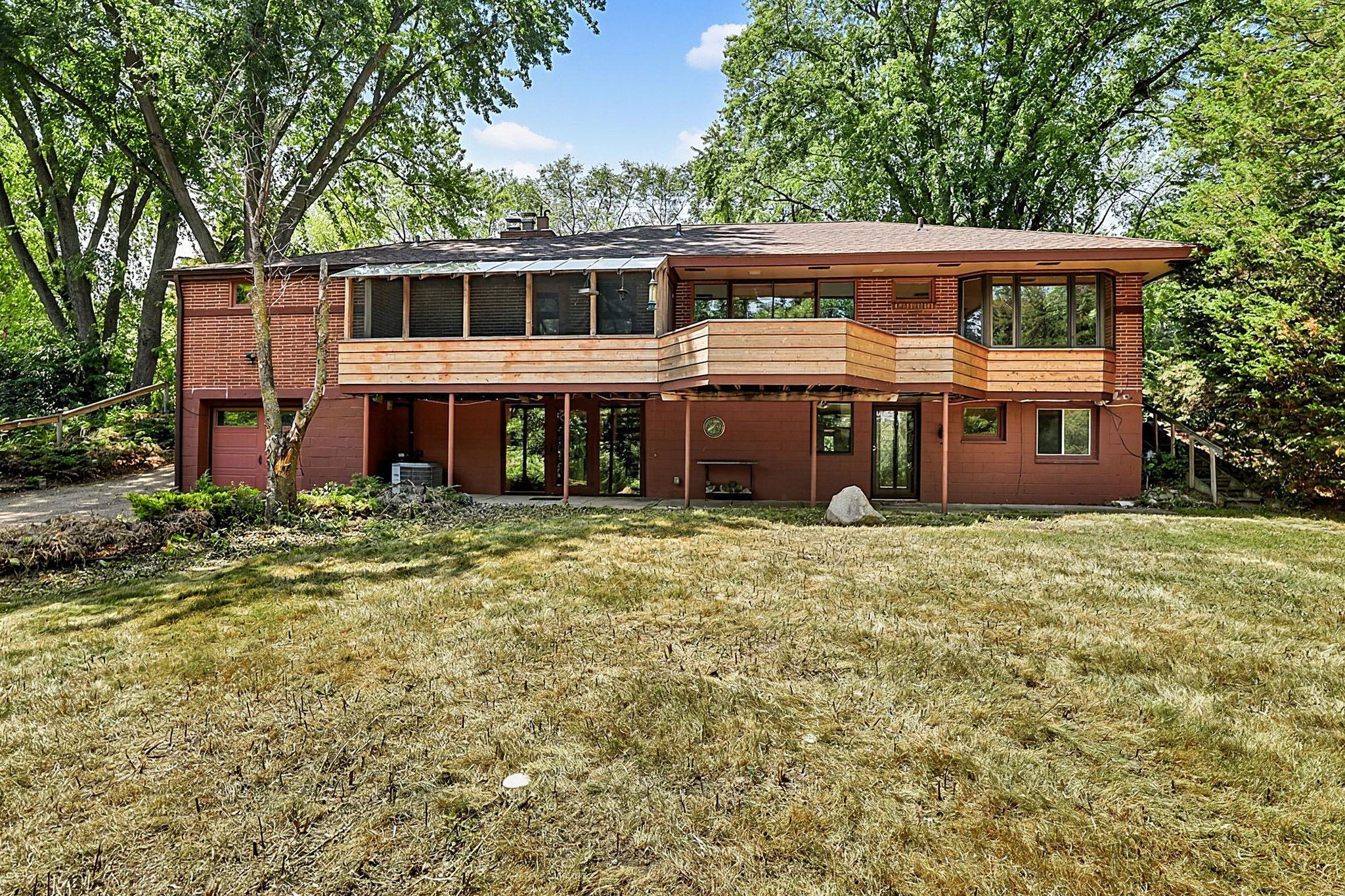 398 Riverside Avenue S Property Photo 1