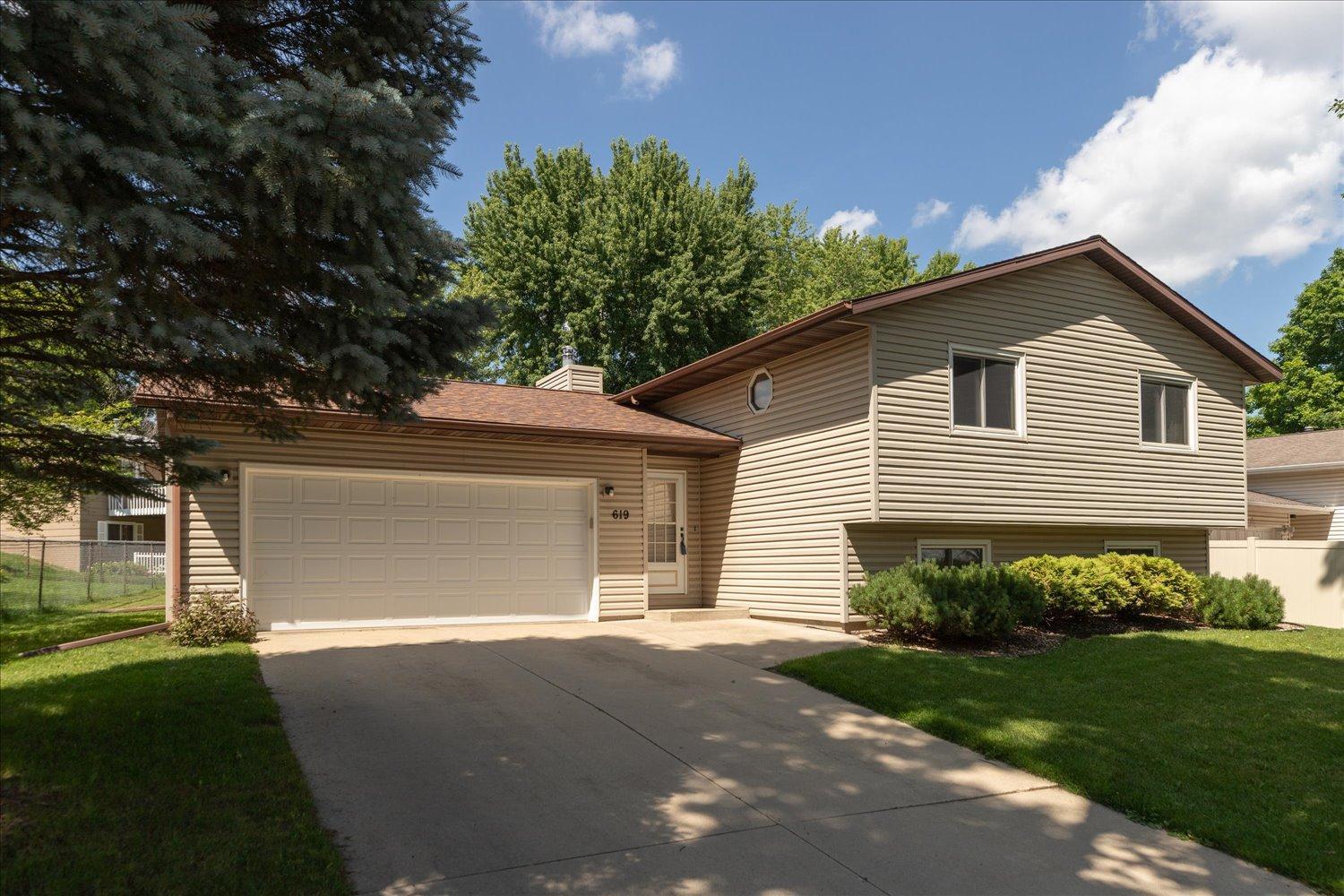 619 Chalet Drive Nw Property Photo 3