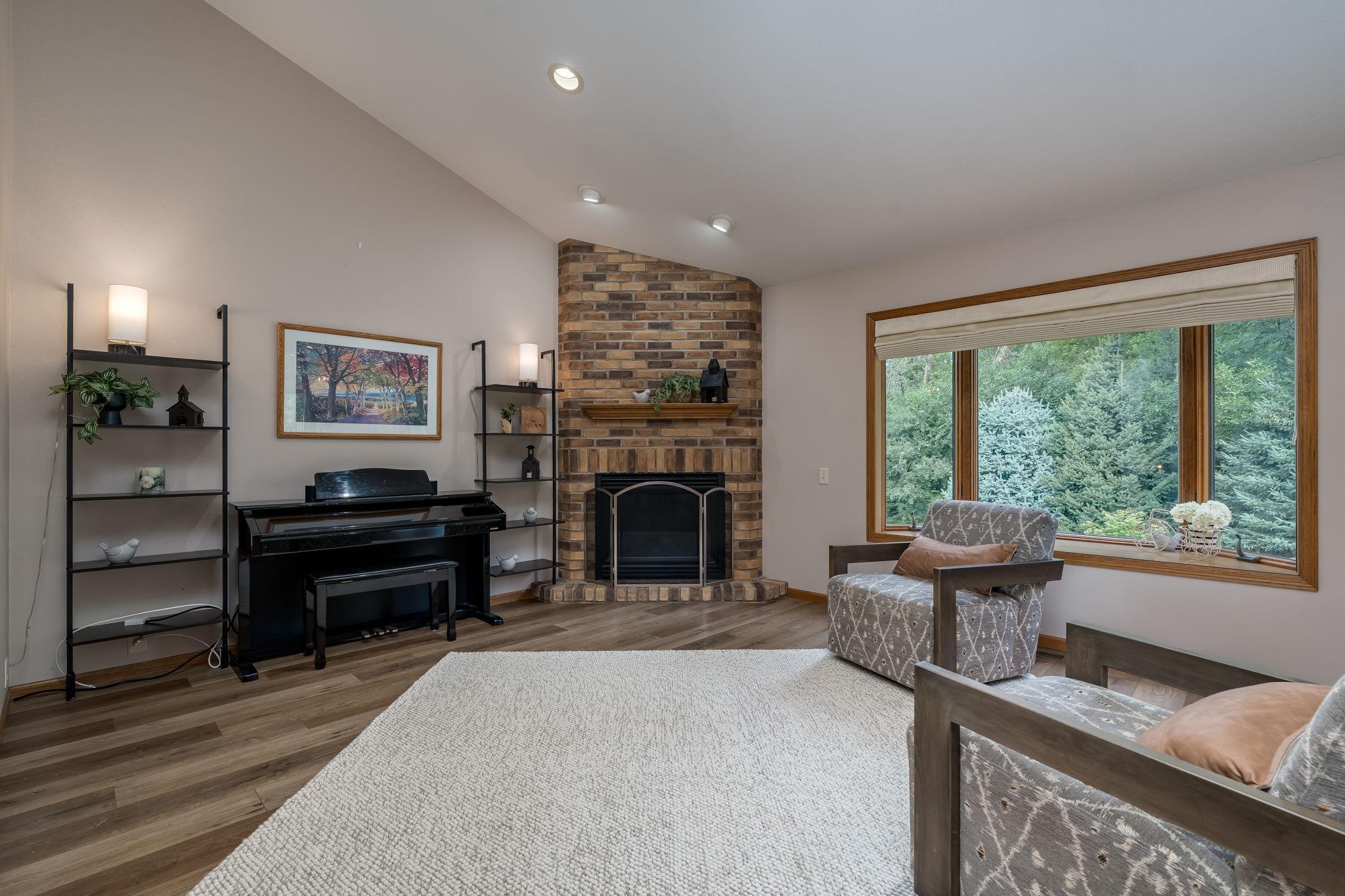 120 Sunburst Circle Property Photo 5