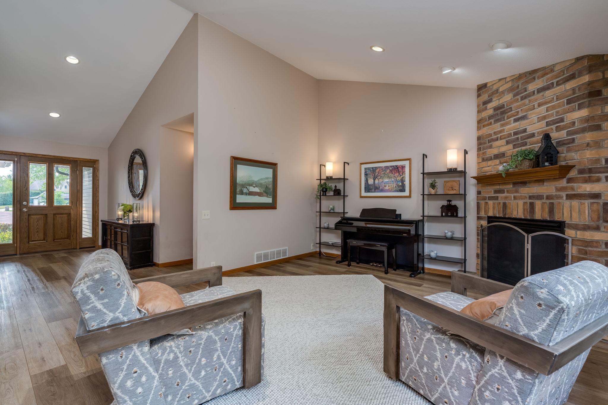 120 Sunburst Circle Property Photo 6