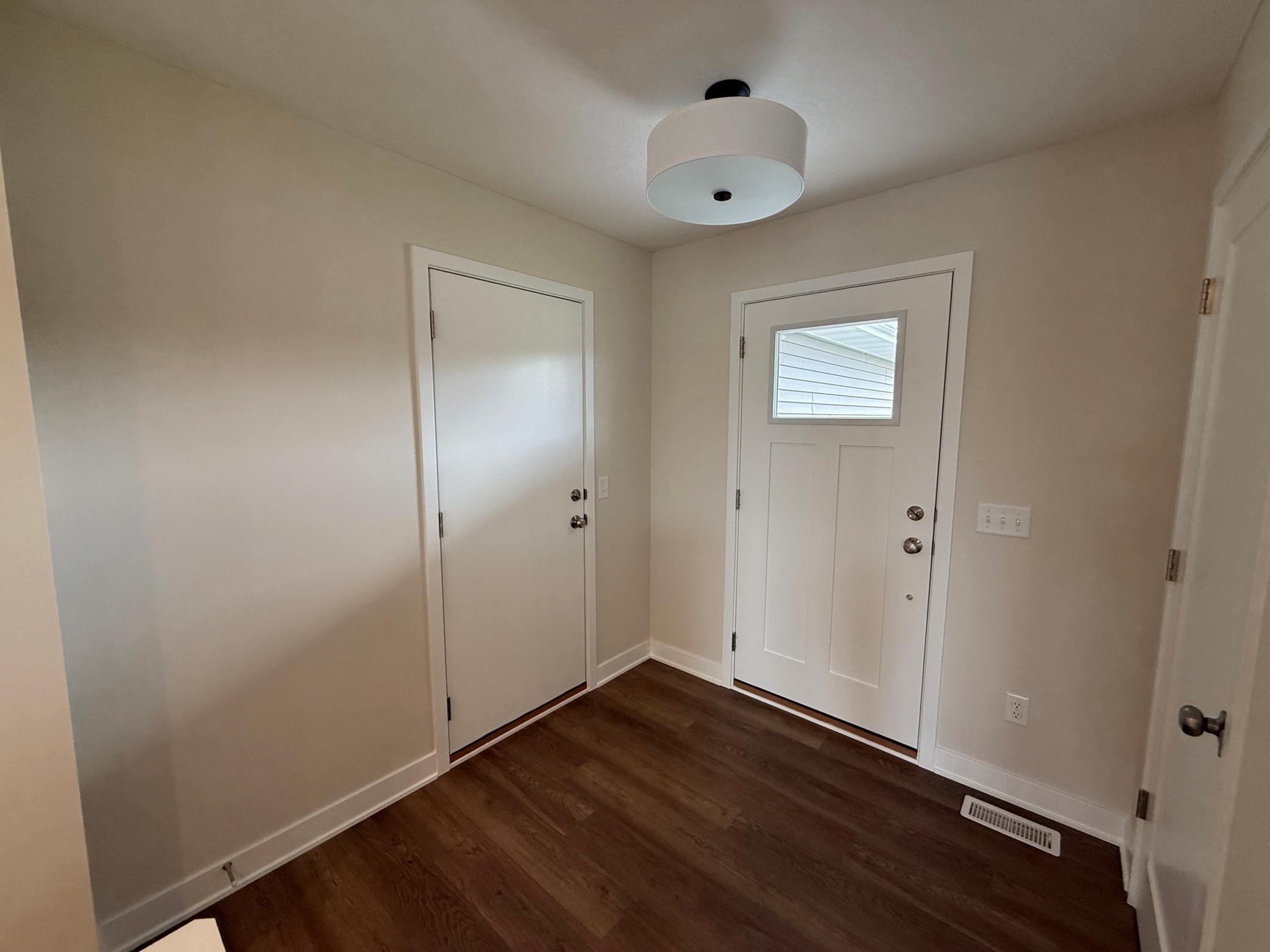 6073 Fuller Circle Property Photo 4