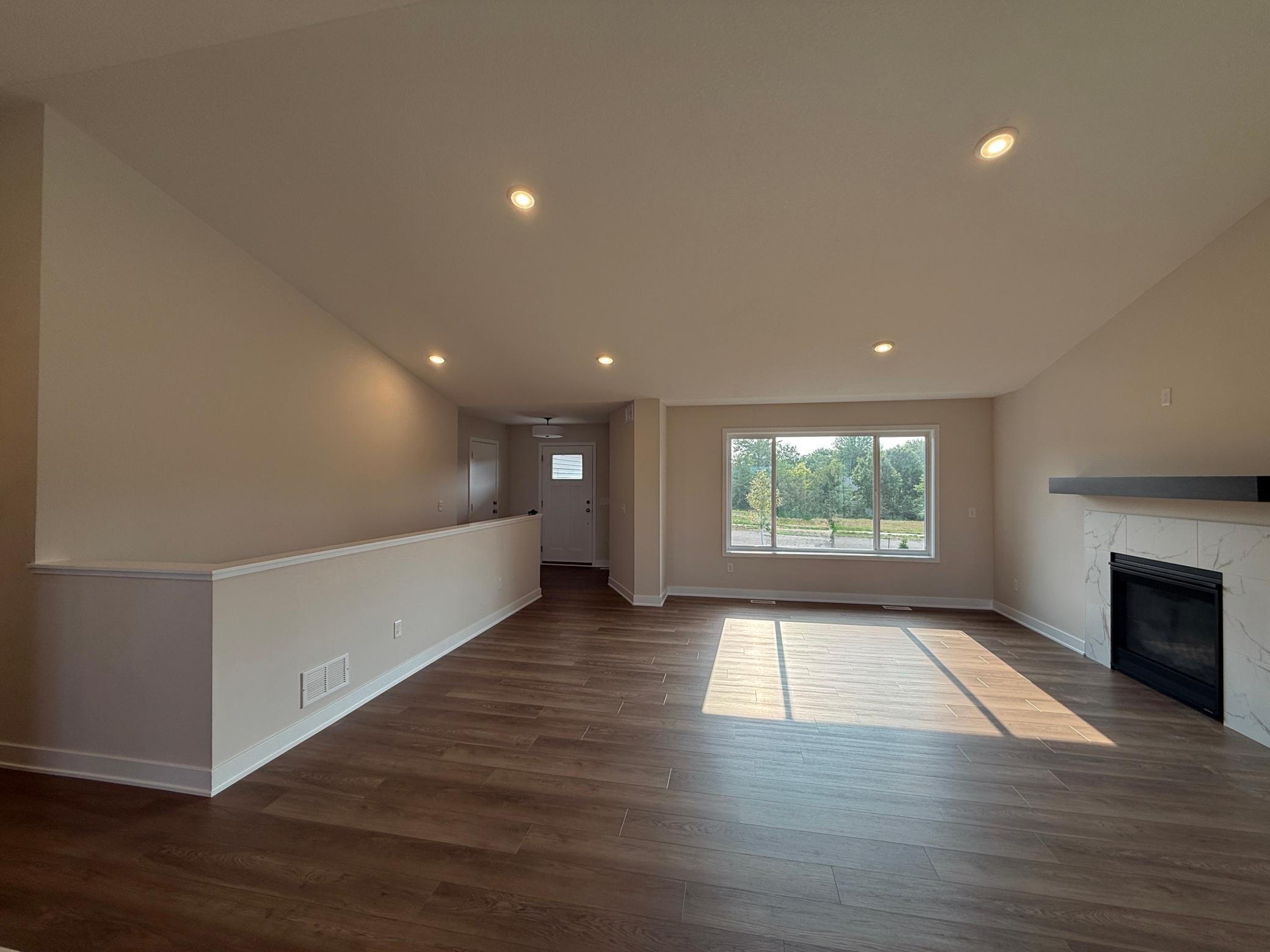 6073 Fuller Circle Property Photo 5
