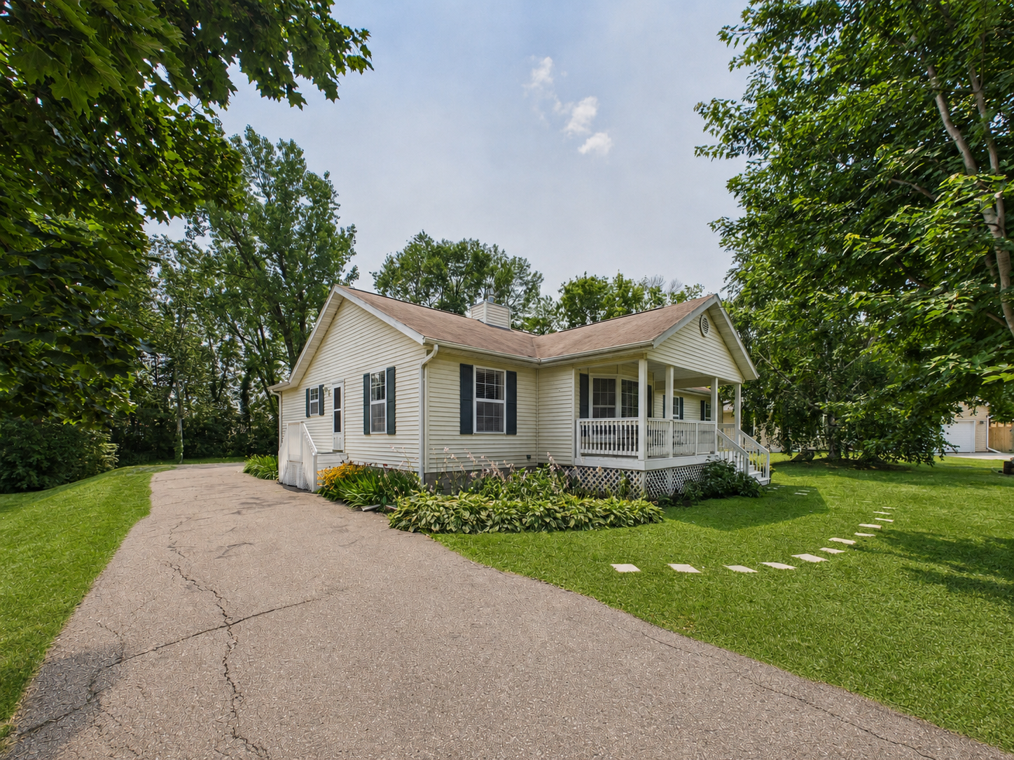 417 Countryside Drive Se Property Photo 1