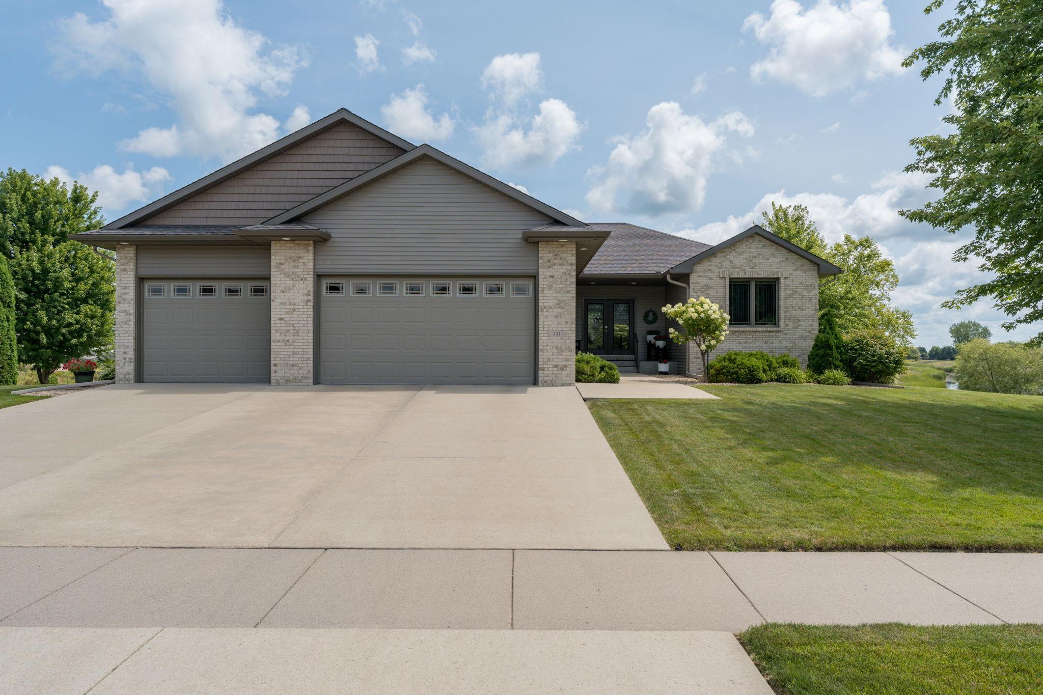 121 Grovebrook Drive Property Photo 1