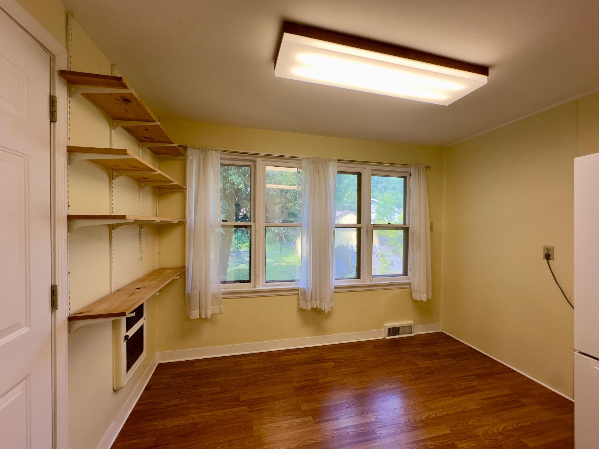 421 S 69th Avenue W Property Photo 3