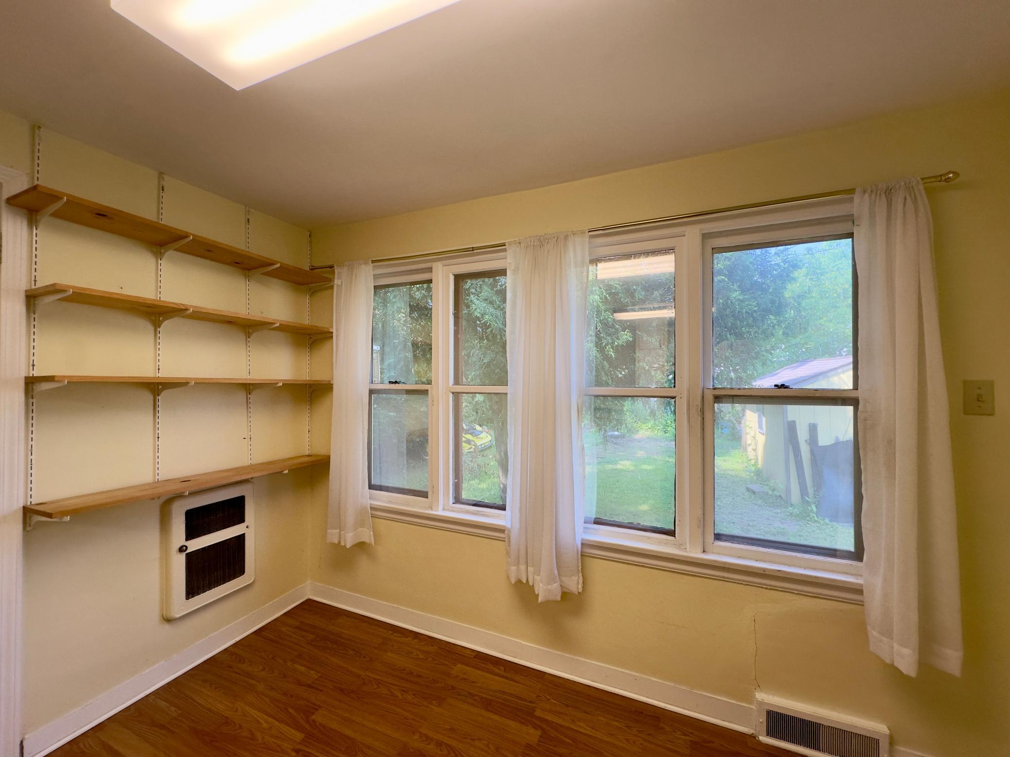 421 S 69th Avenue W Property Photo 6