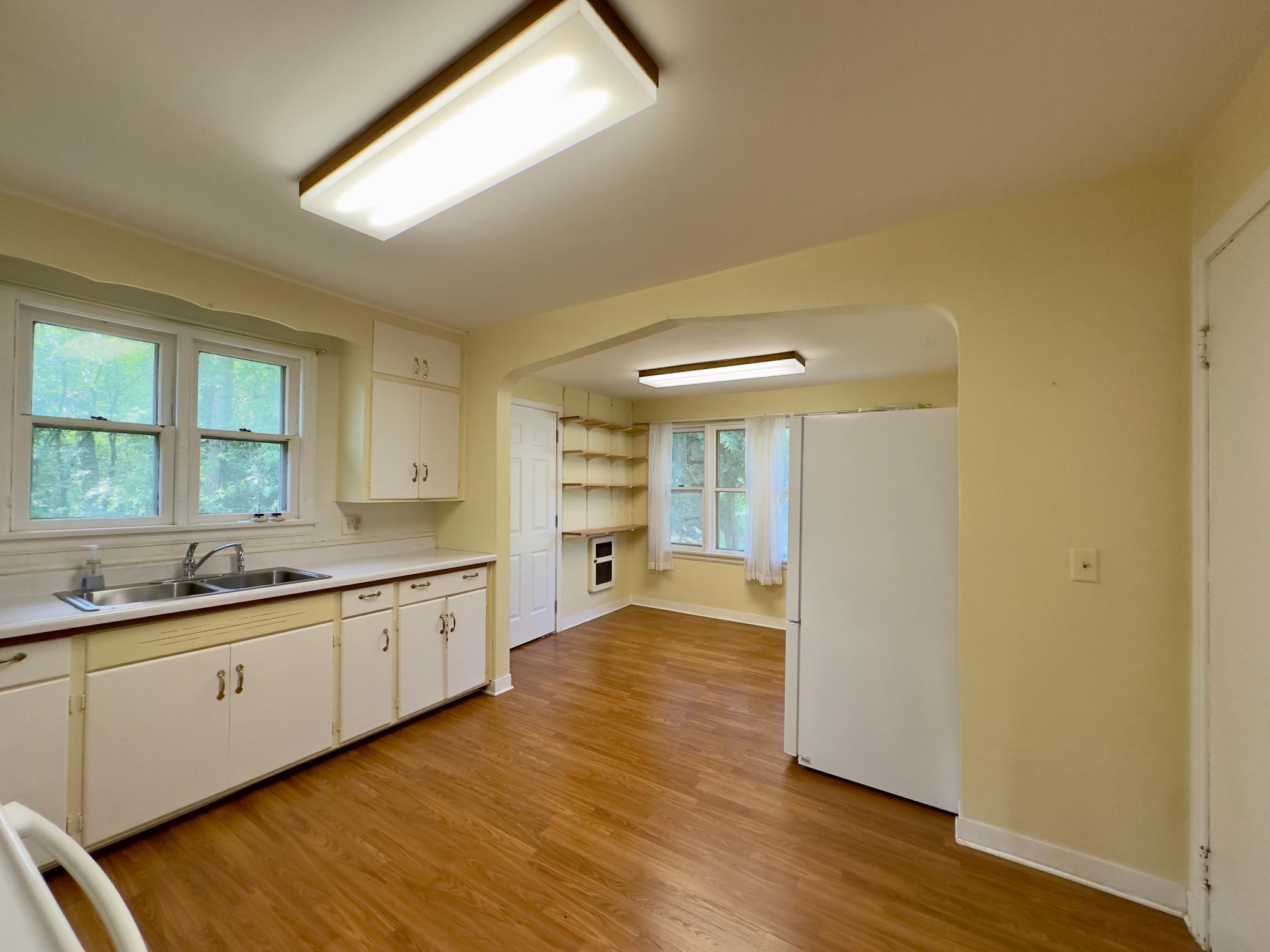421 S 69th Avenue W Property Photo 8