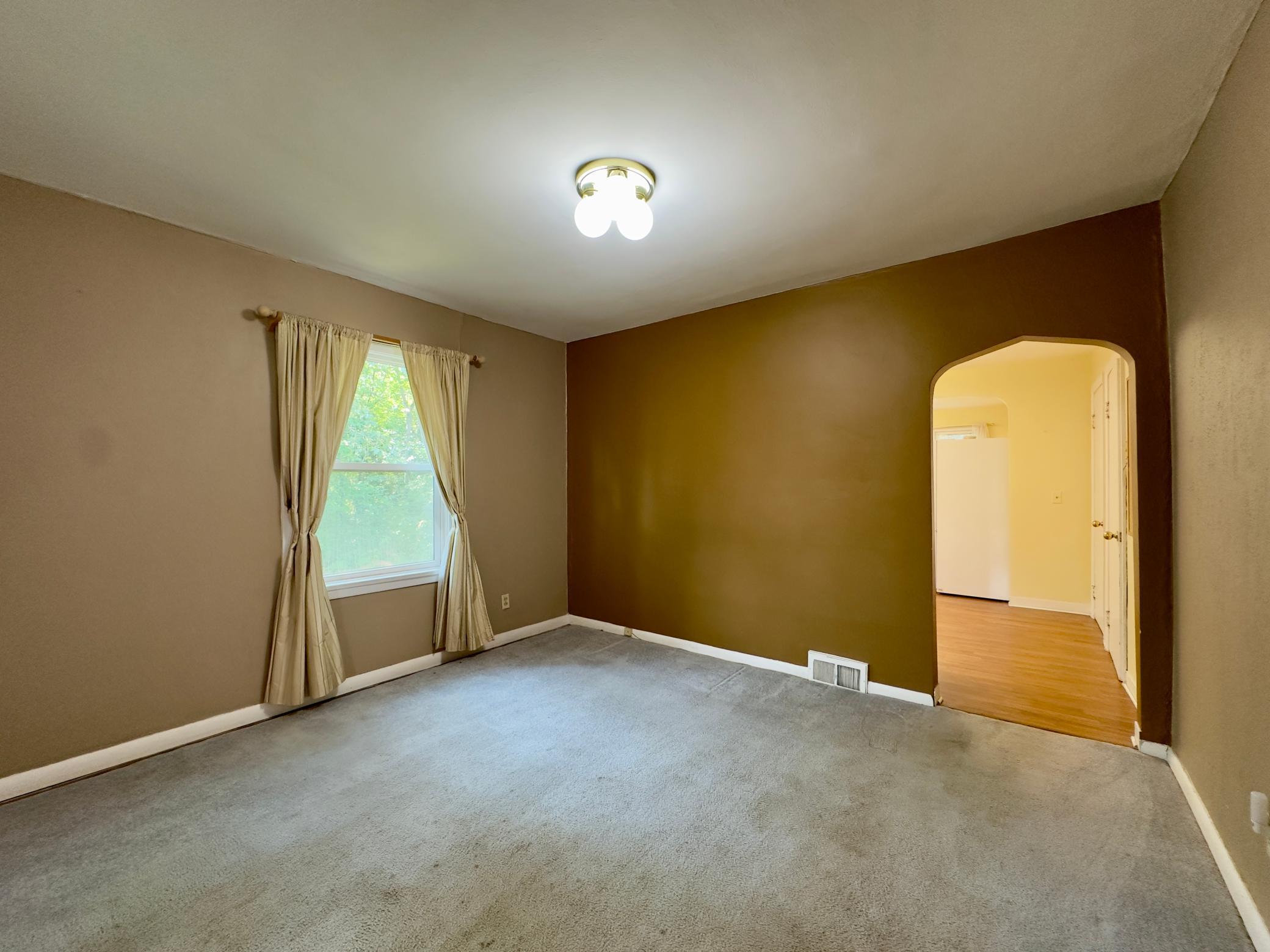 421 S 69th Avenue W Property Photo 9