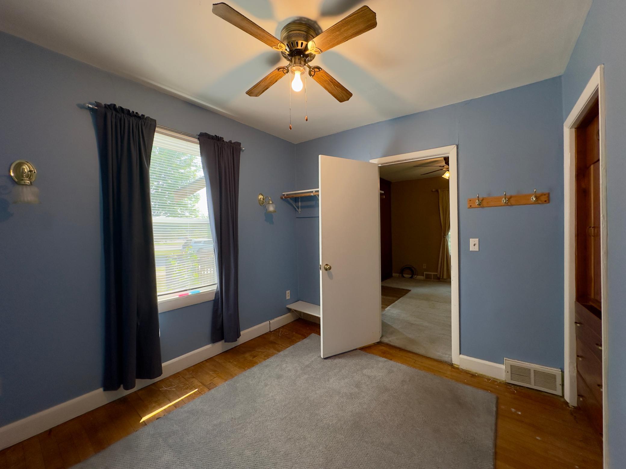 421 S 69th Avenue W Property Photo 12