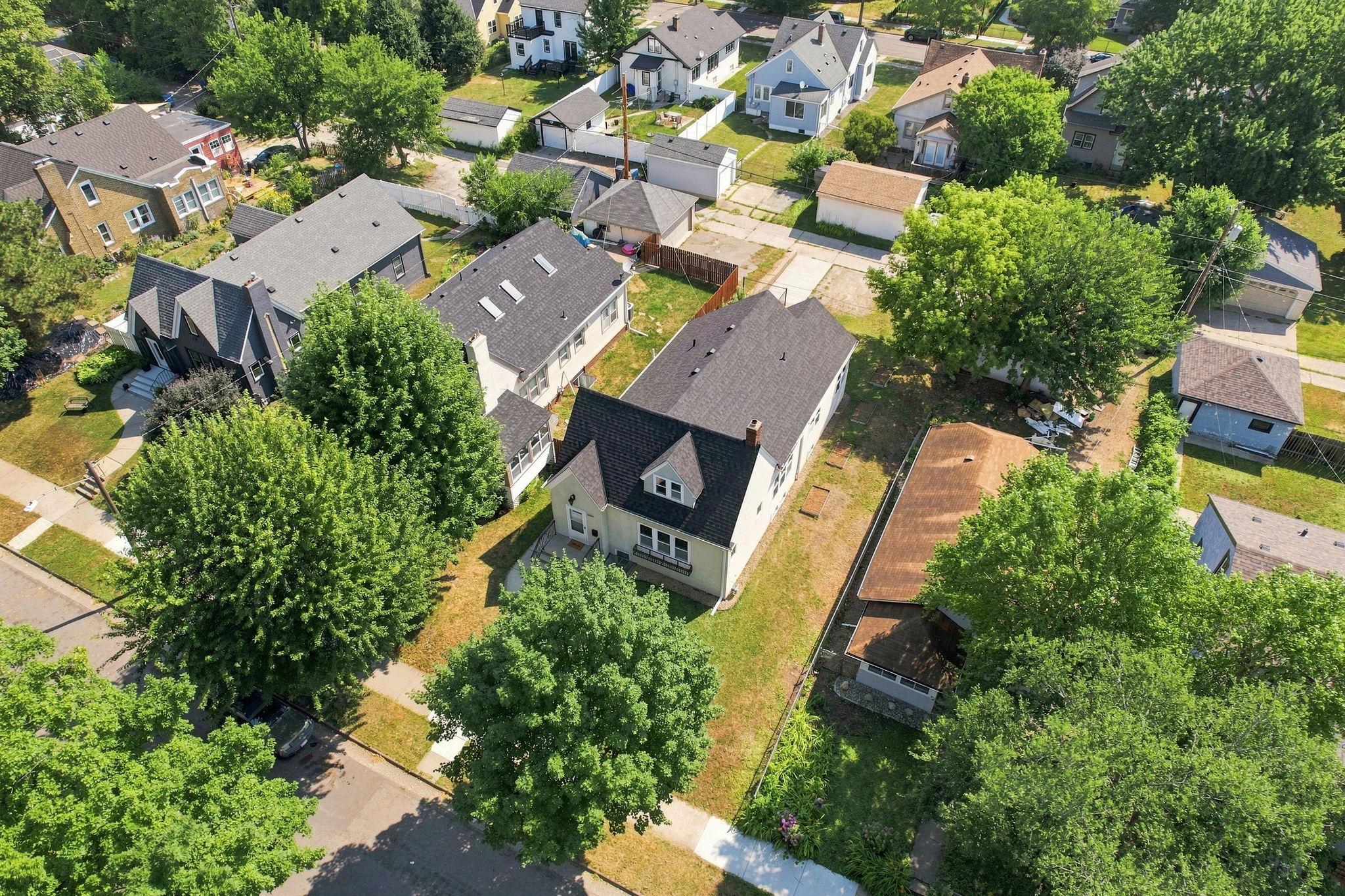 1500 Vincent Avenue N Property Photo 1