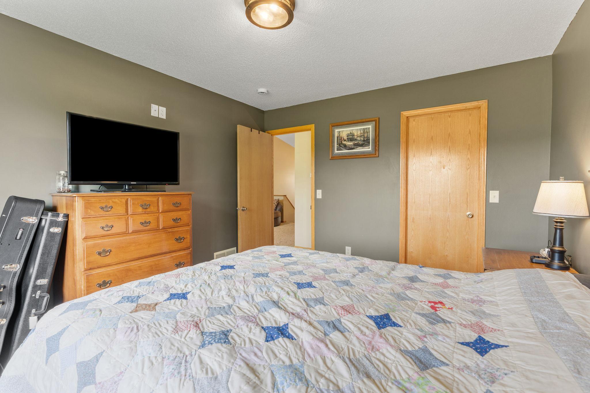 8337 Parkview Avenue Ne Property Photo 7