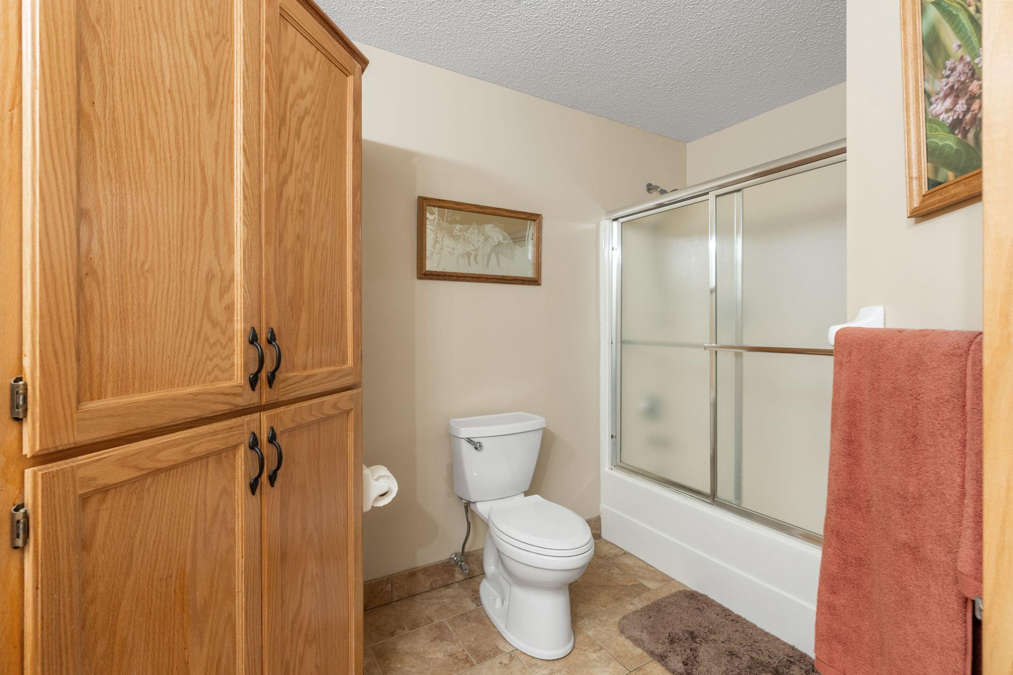 8337 Parkview Avenue Ne Property Photo 10