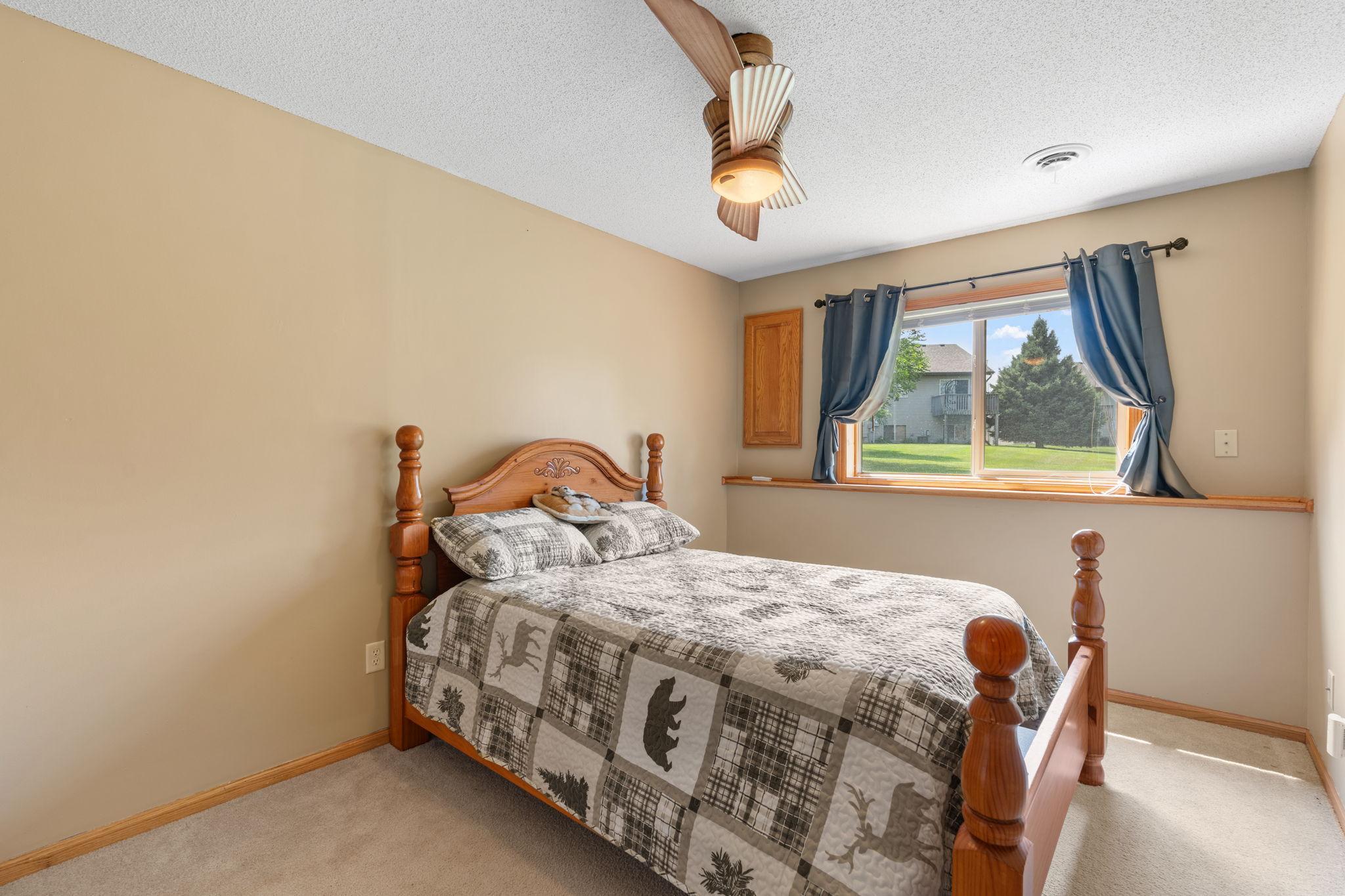 8337 Parkview Avenue Ne Property Photo 14