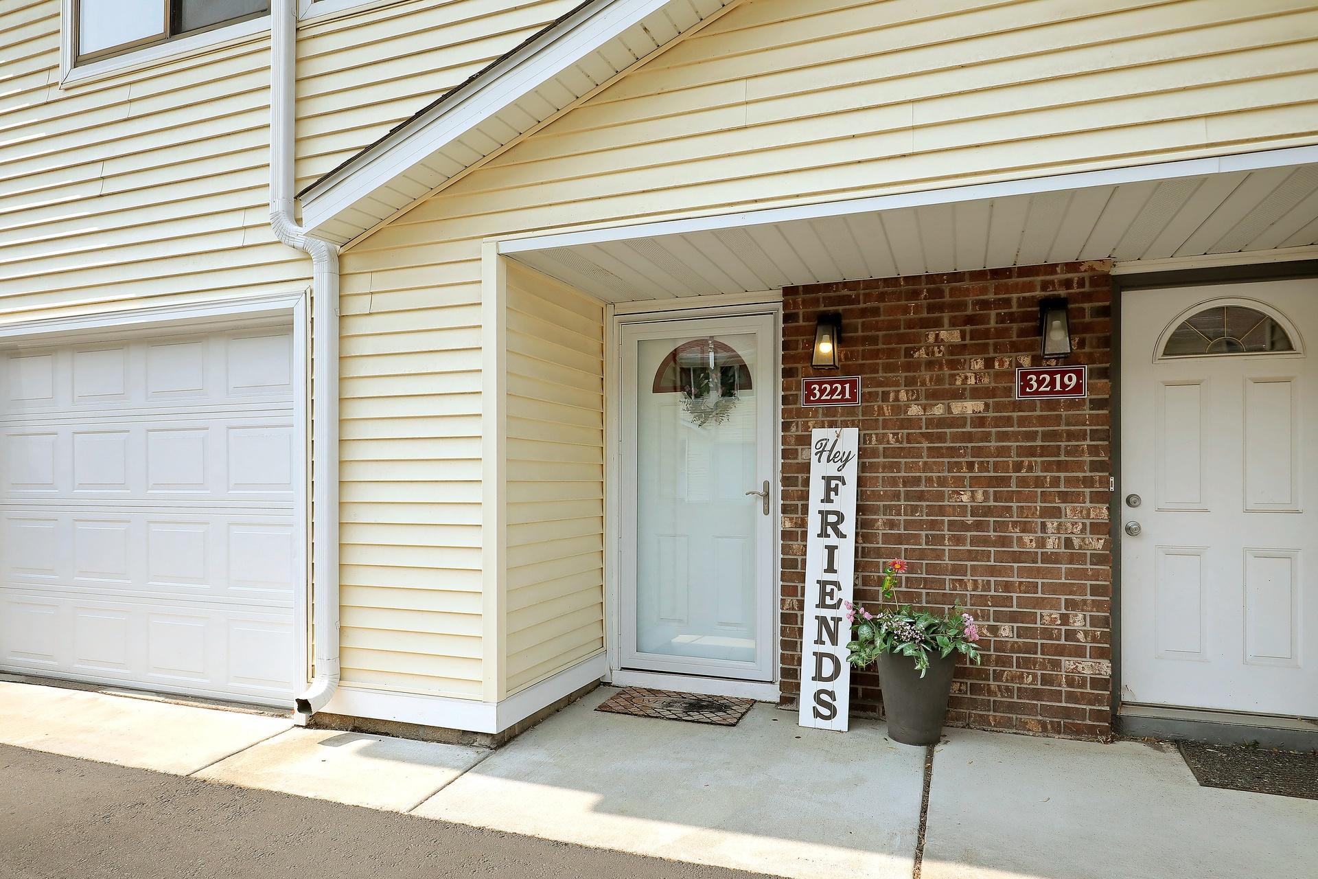 3221 Valley Ridge Drive Property Photo 2