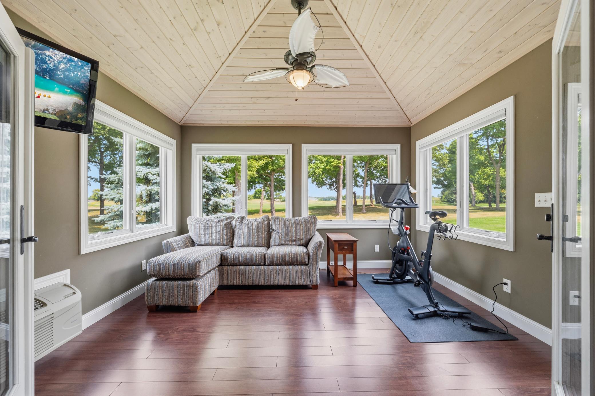 3935 Geneva Golf Club Drive Ne Property Photo 1