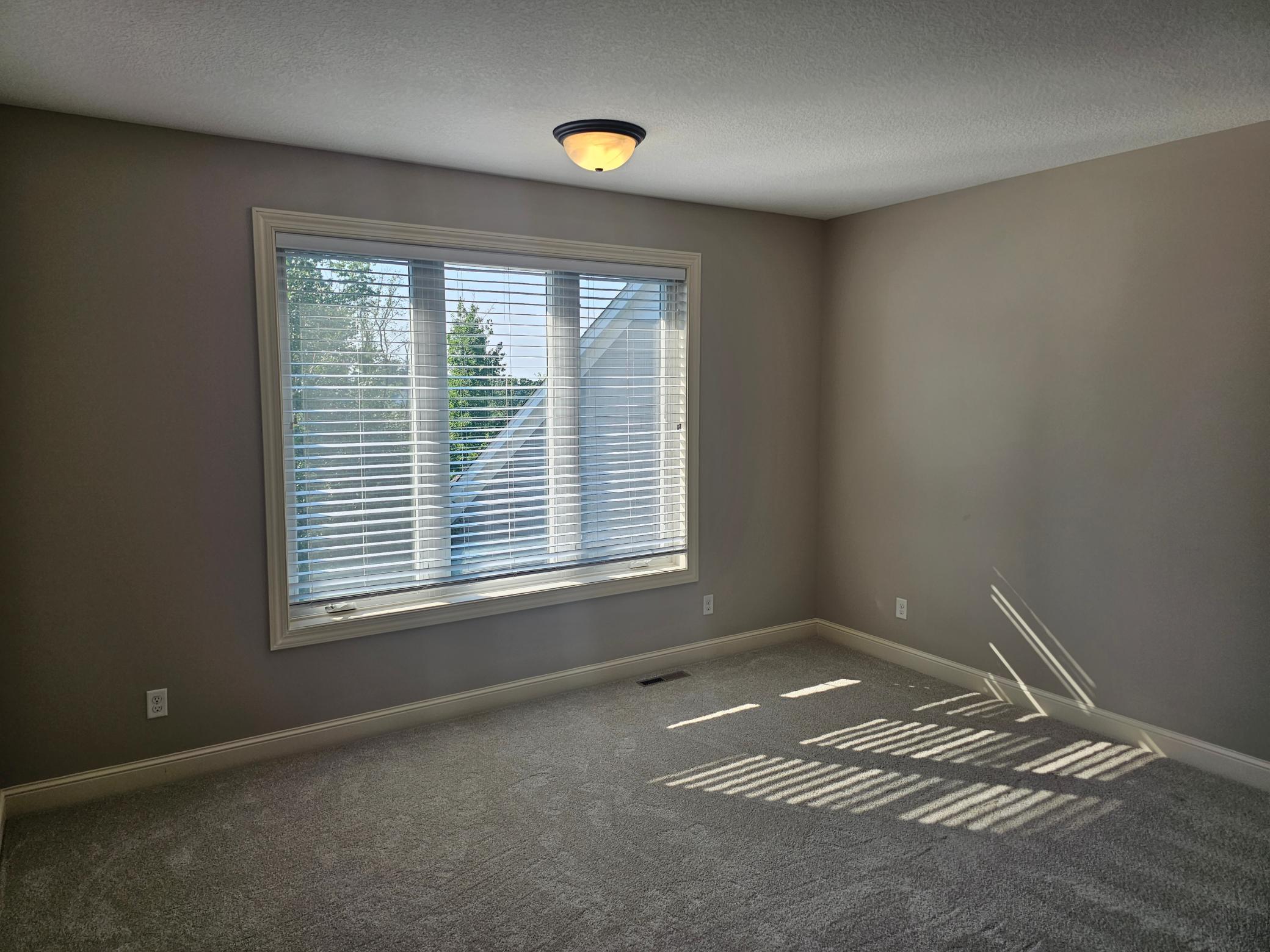 5450 Archer Lane N Property Photo 34