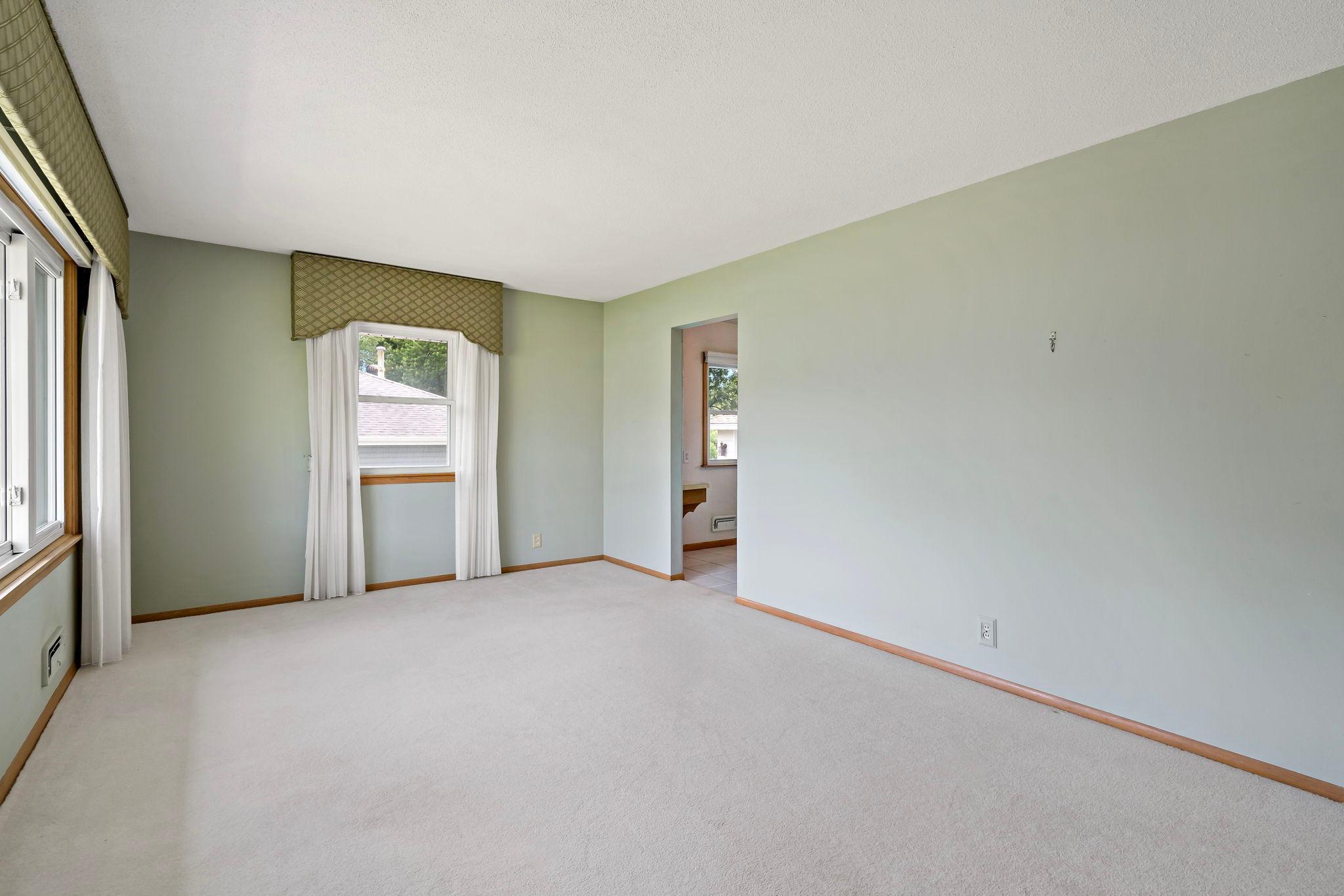 6073 Yukon Avenue N Property Photo 10
