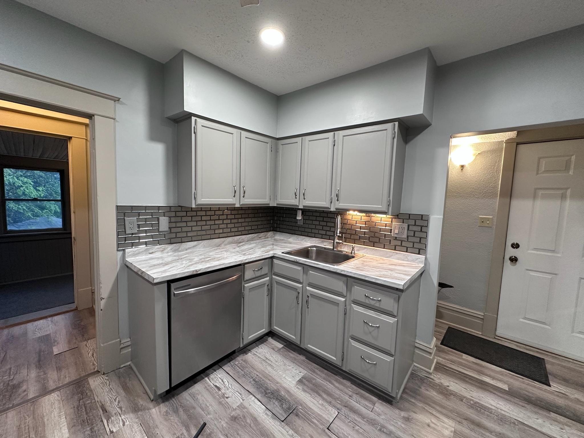 734 Sims Avenue Property Photo 2