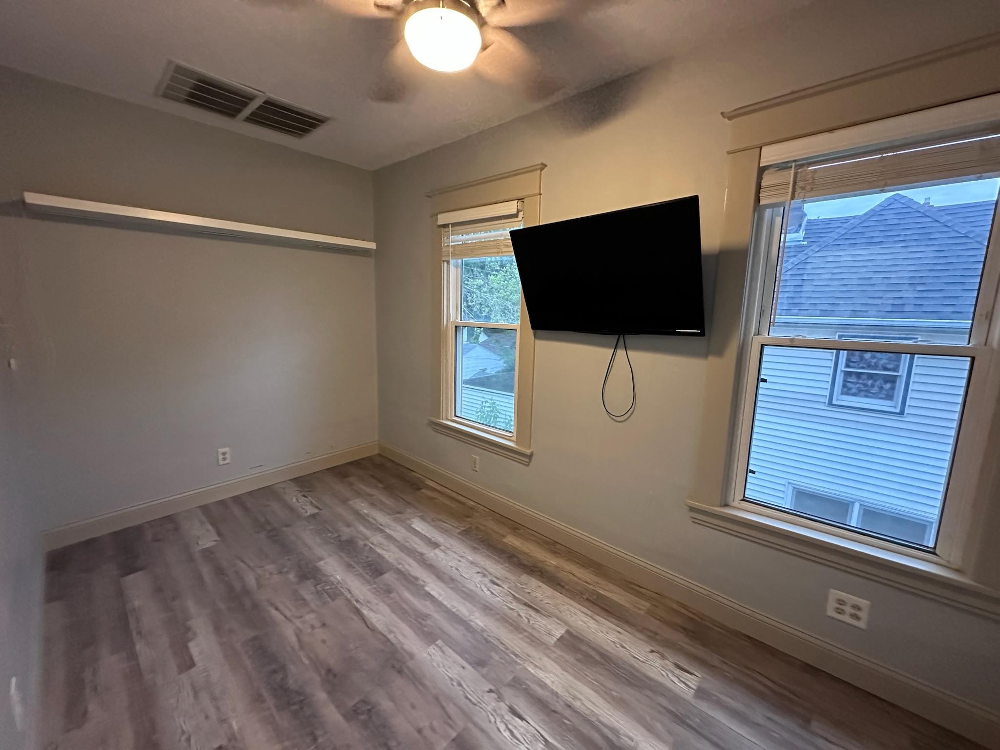 734 Sims Avenue Property Photo 4