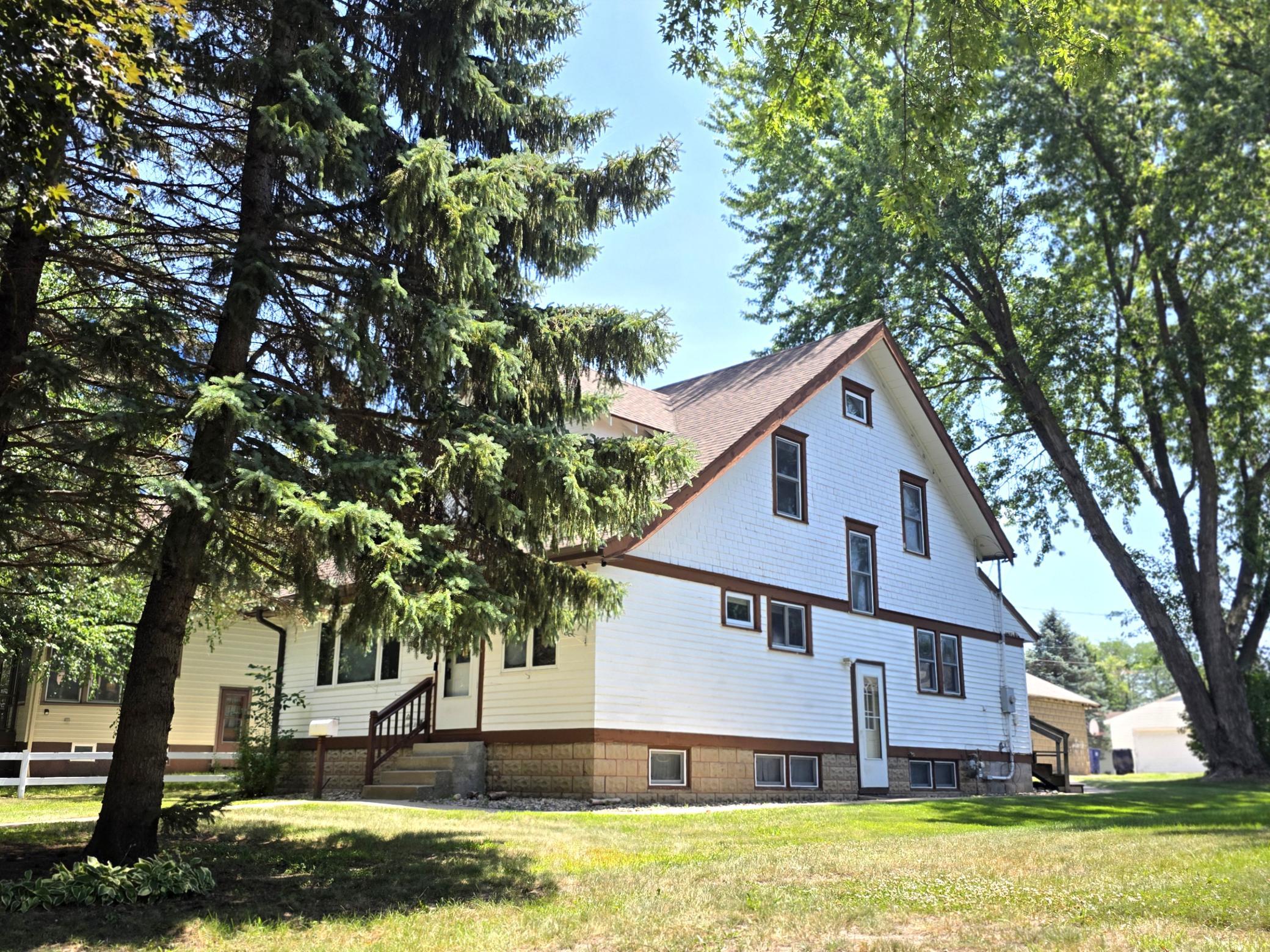 615 7th Street Property Photo 4