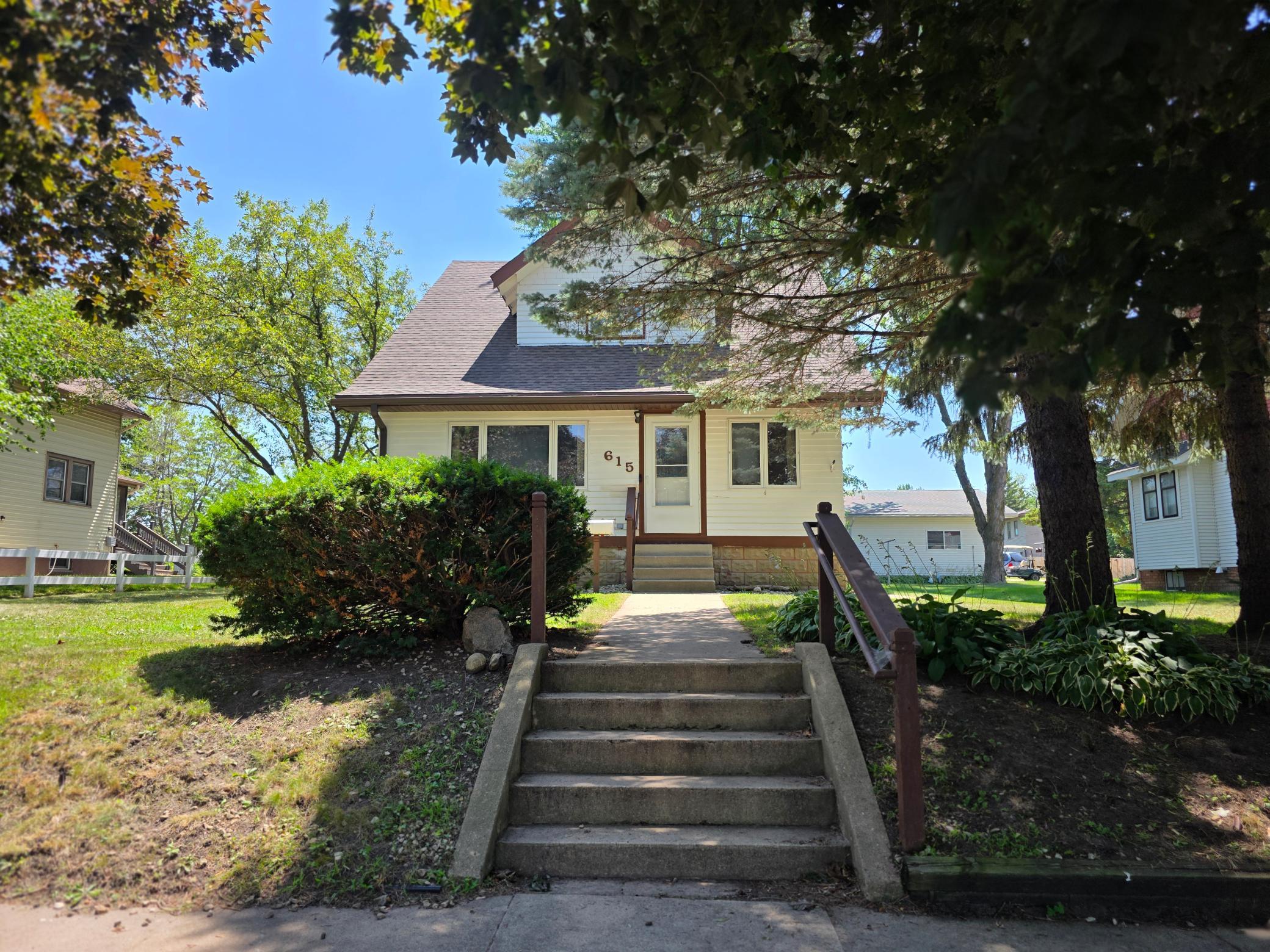 615 7th Street Property Photo 5