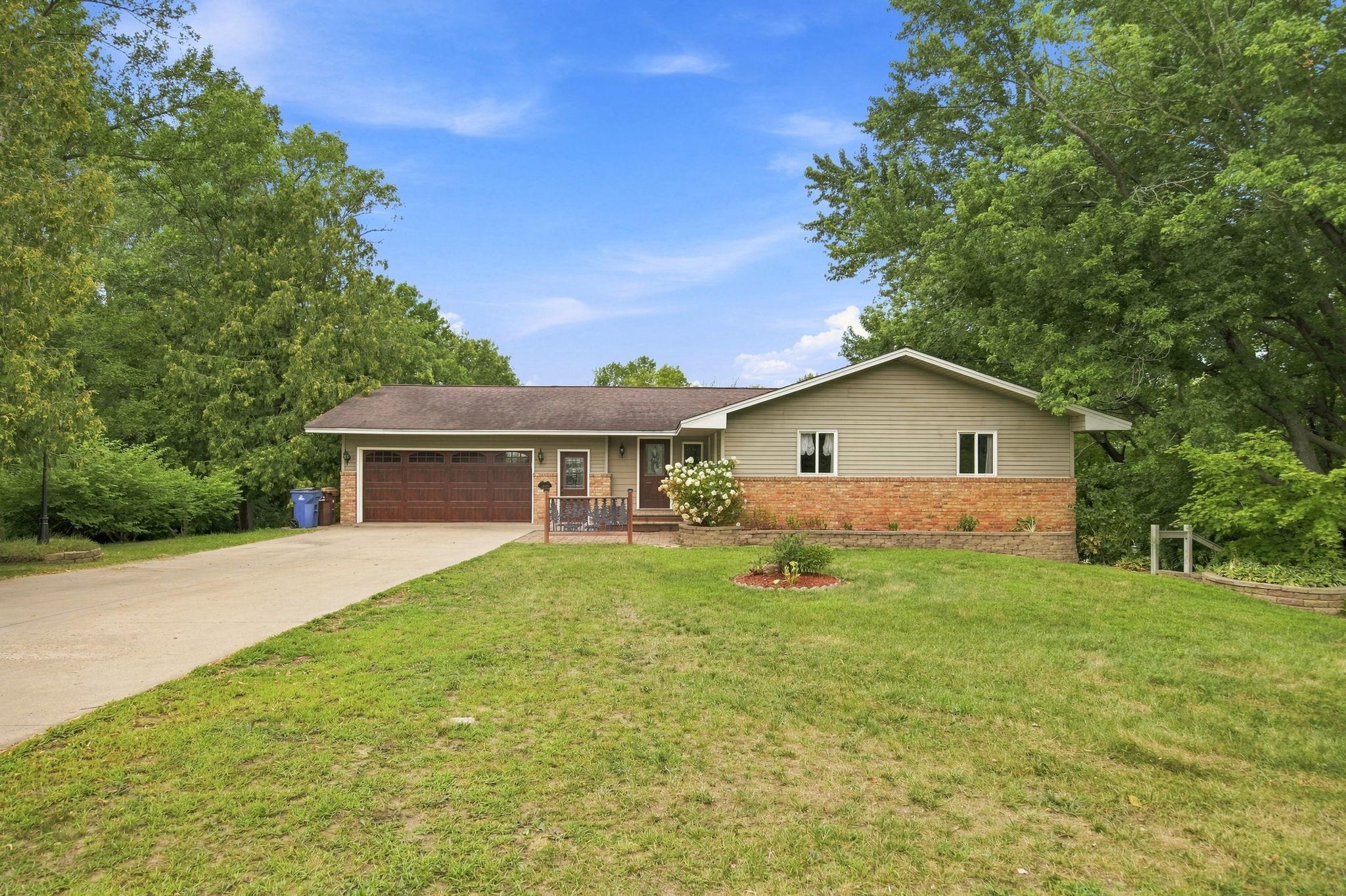 14825 Crow River Drive Property Photo 2