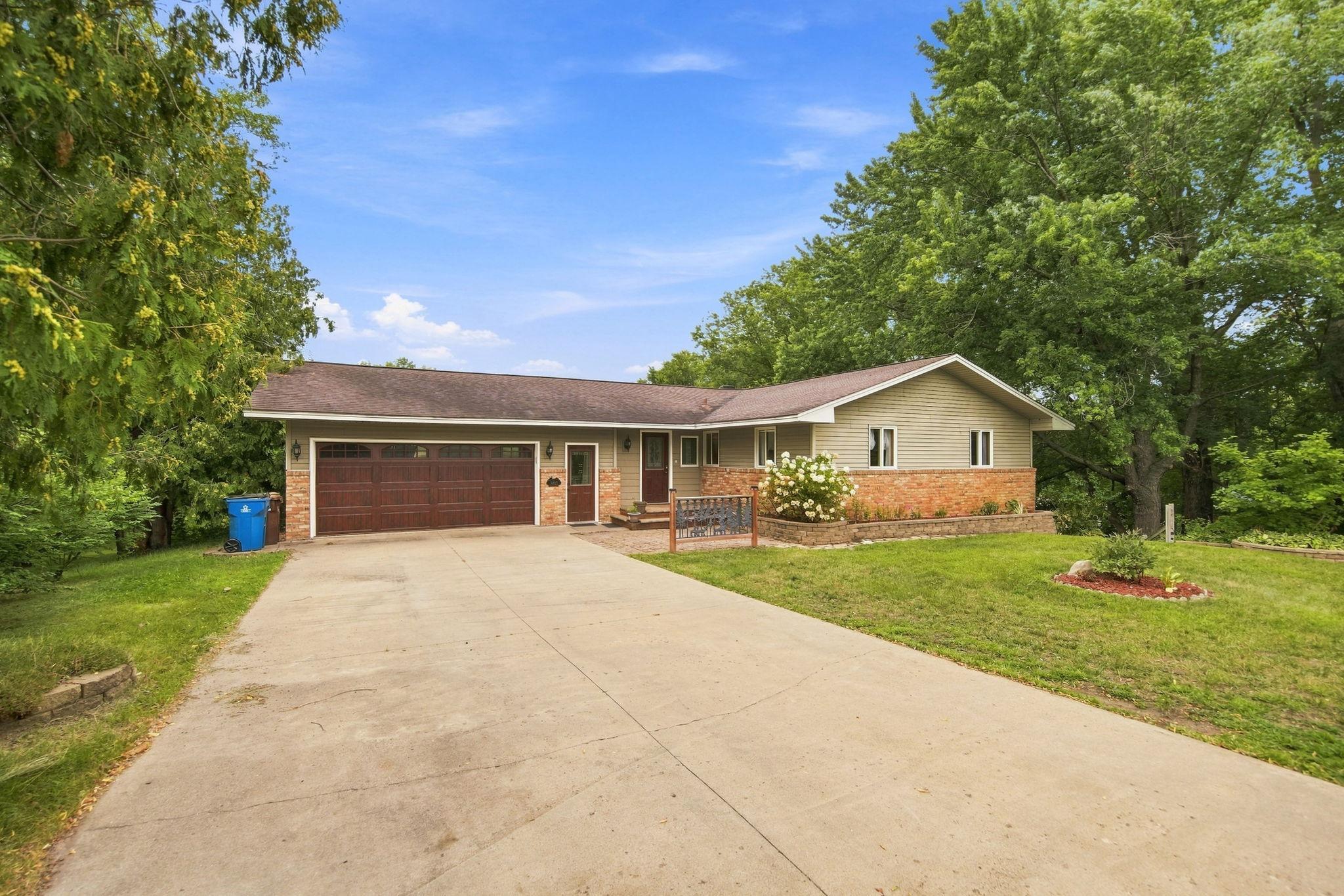 14825 Crow River Drive Property Photo 3