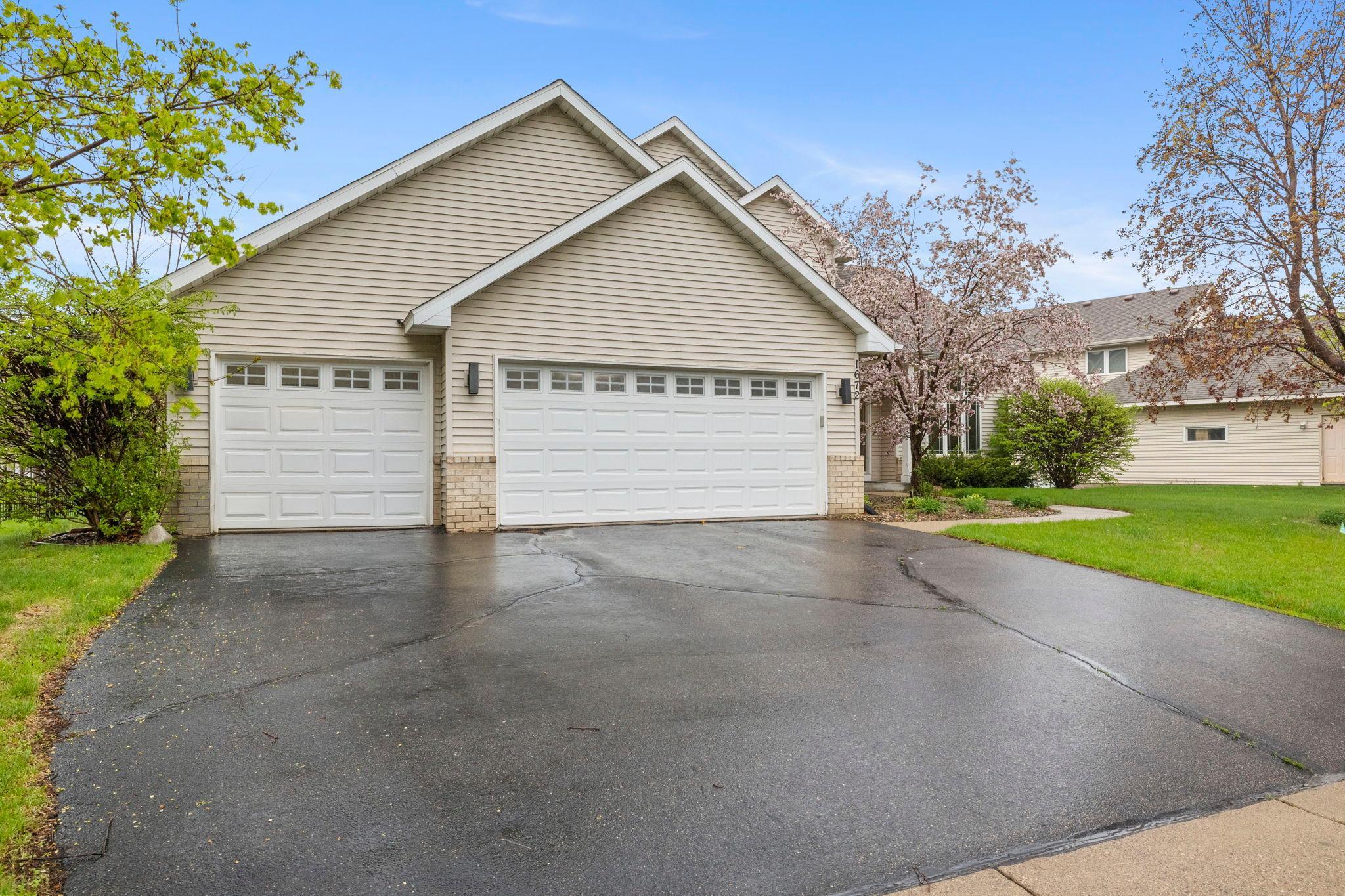 1672 Windsor Drive S Property Photo 10