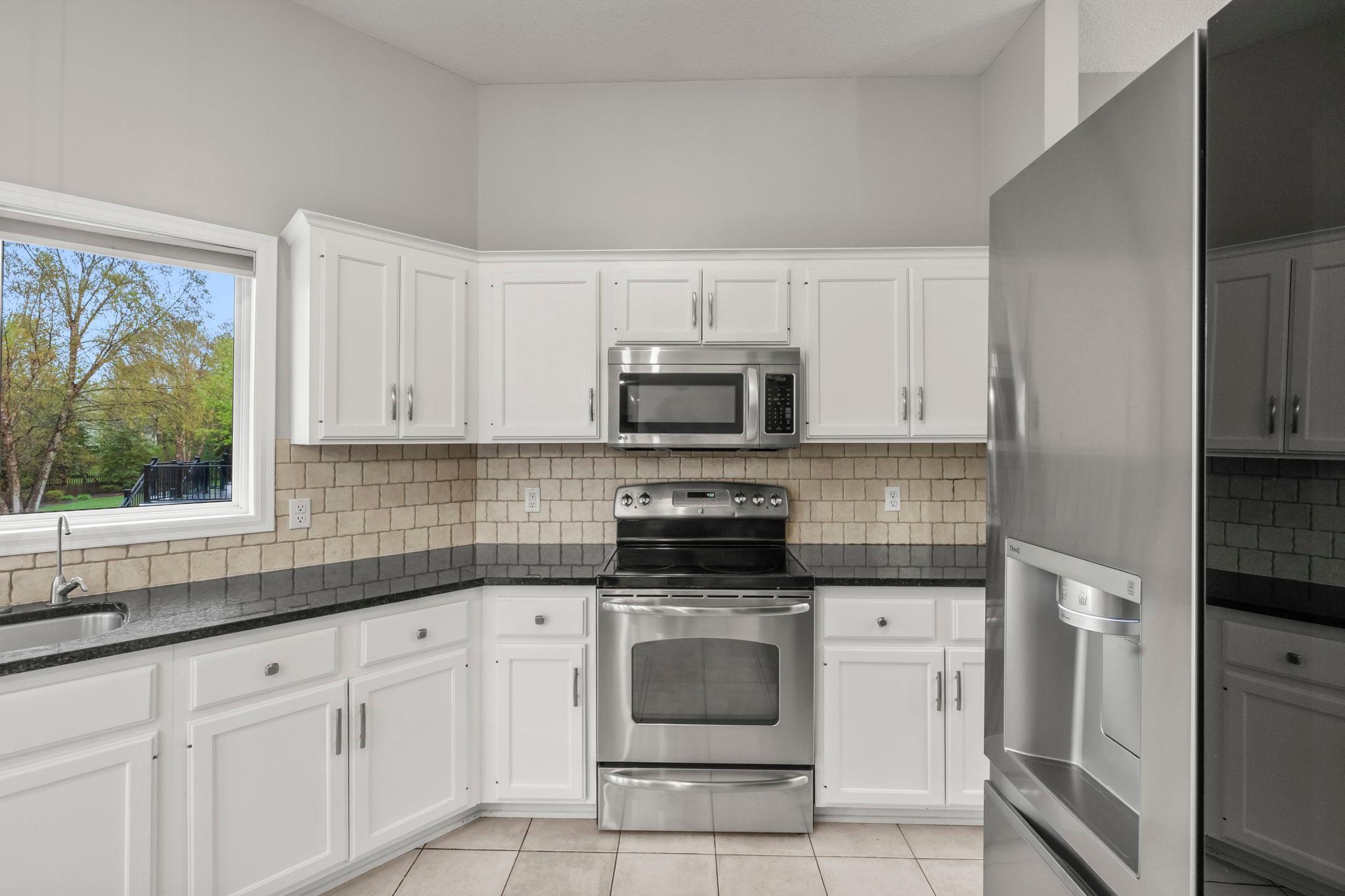 1672 Windsor Drive S Property Photo 32