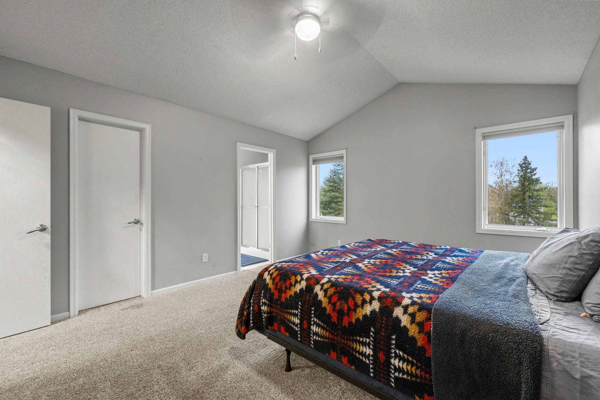 1672 Windsor Drive S Property Photo 38