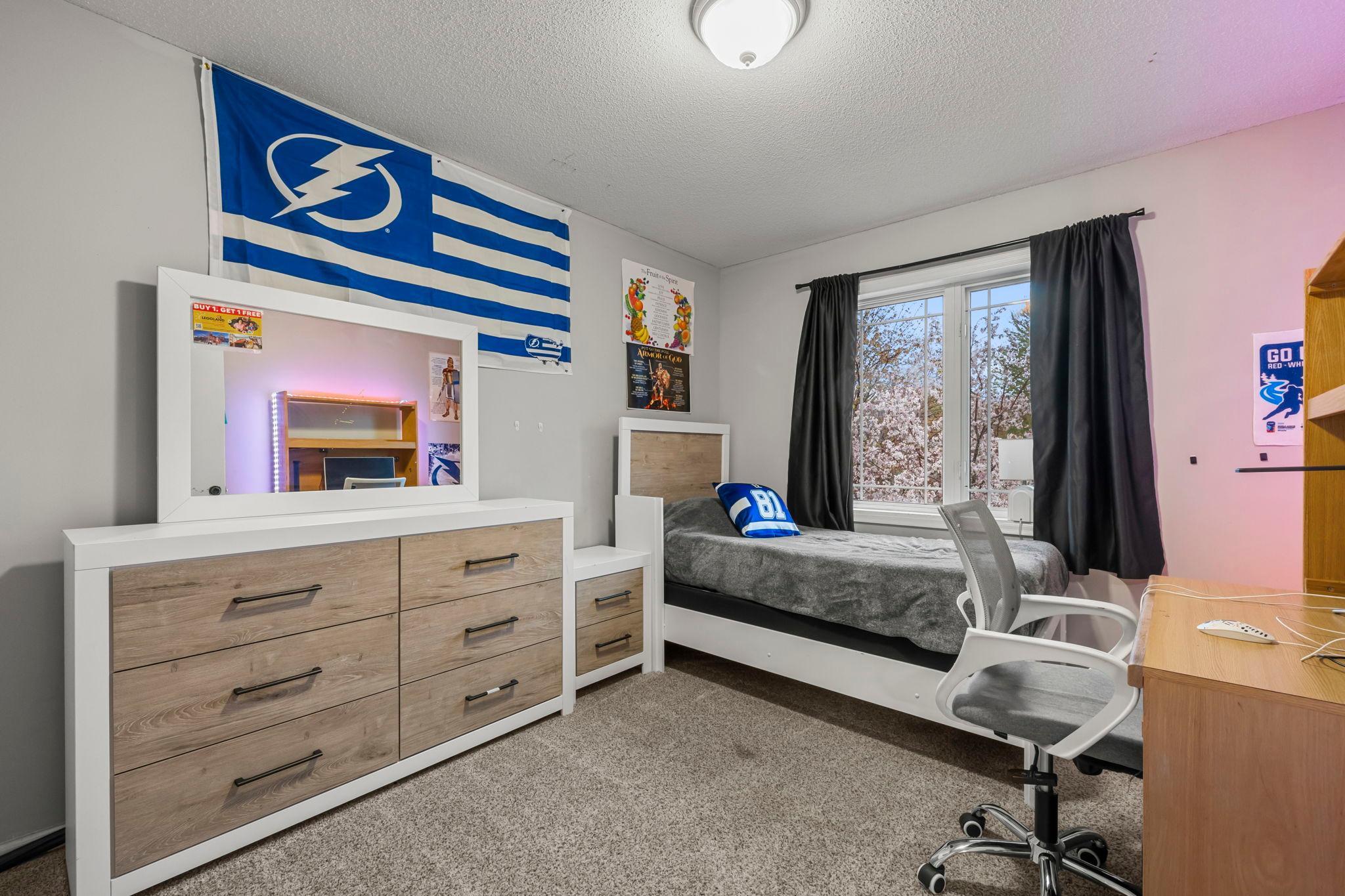 1672 Windsor Drive S Property Photo 45