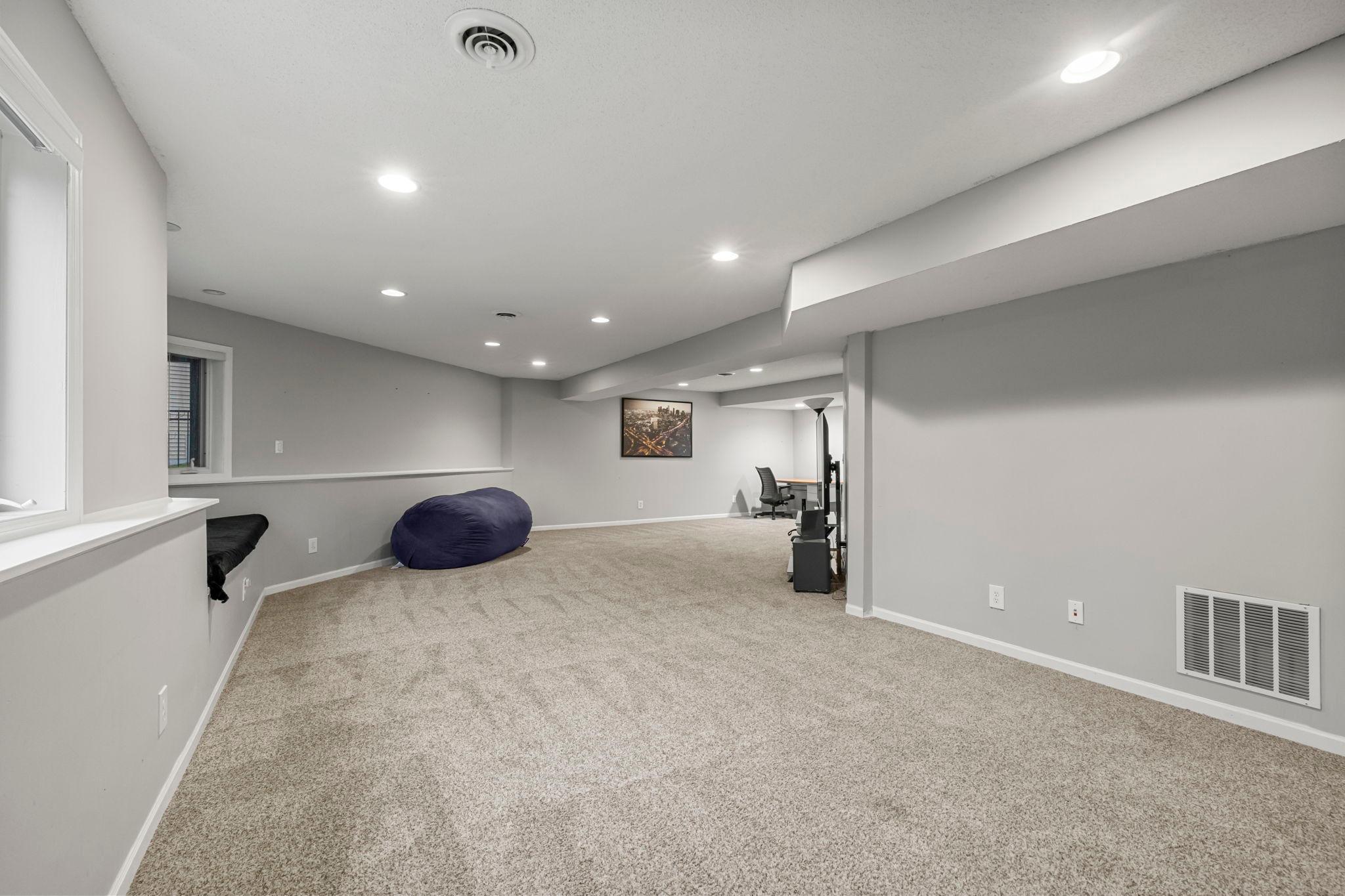 1672 Windsor Drive S Property Photo 58